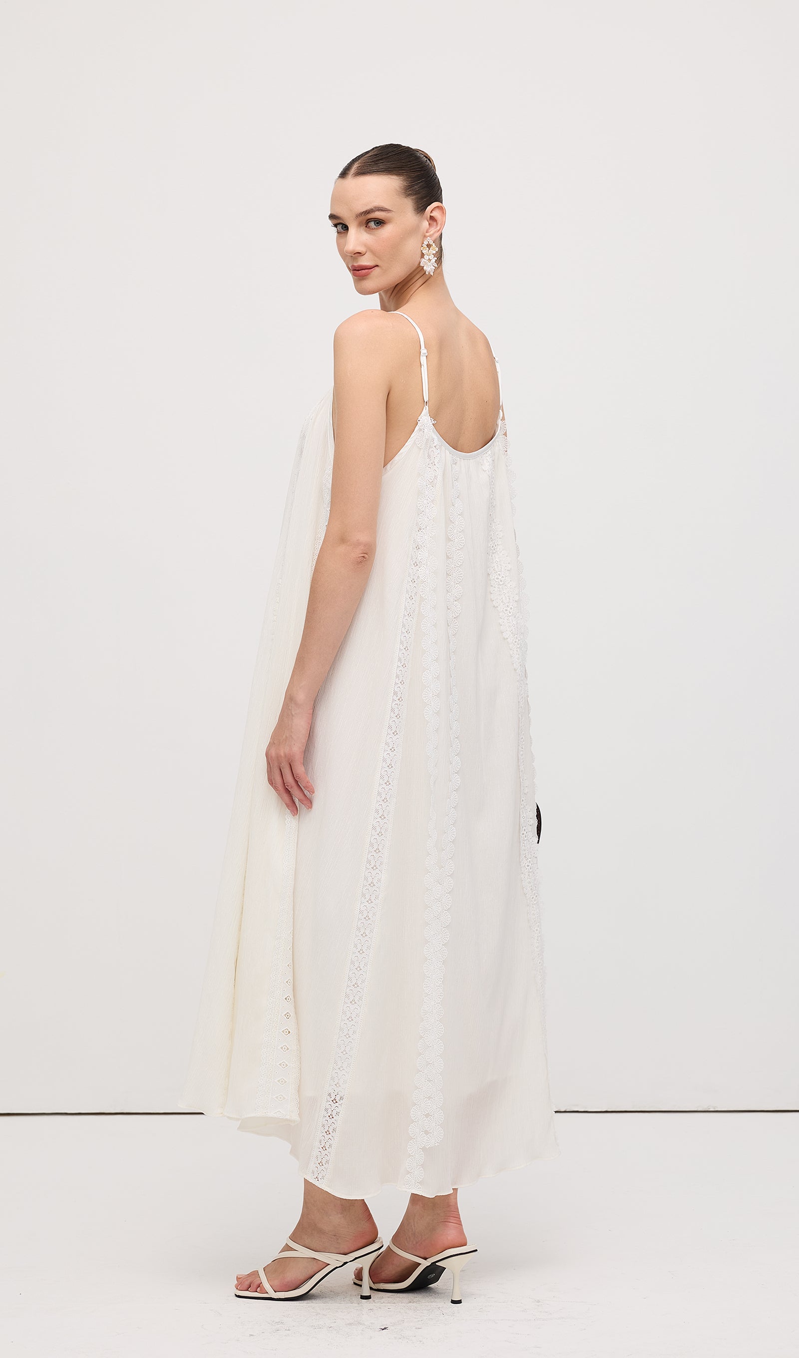 Midikleid in A-Linie mit Blumenmuster und Laternenärmeln