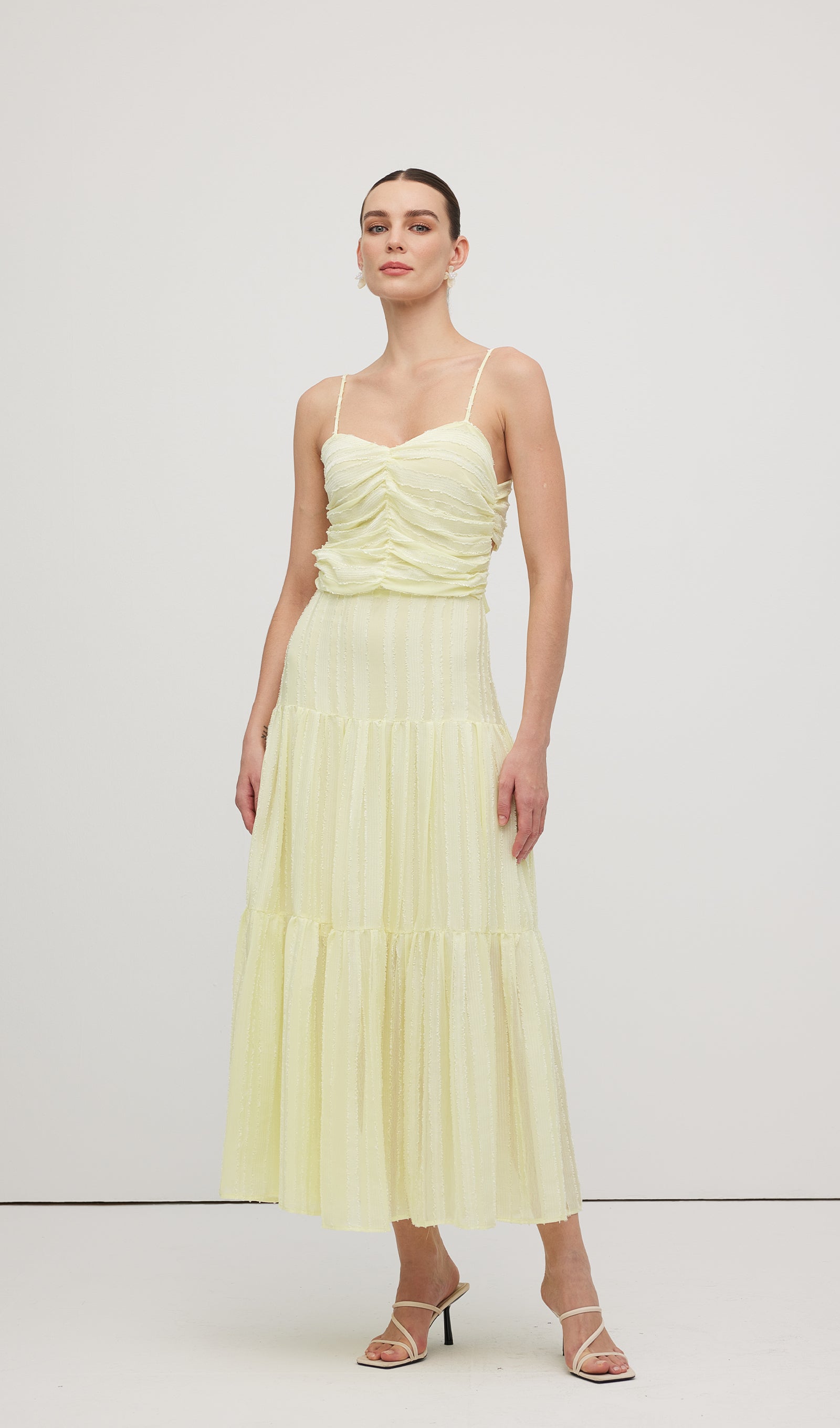 Minikleid mit 3D-Strassblumenmuster in Weiß