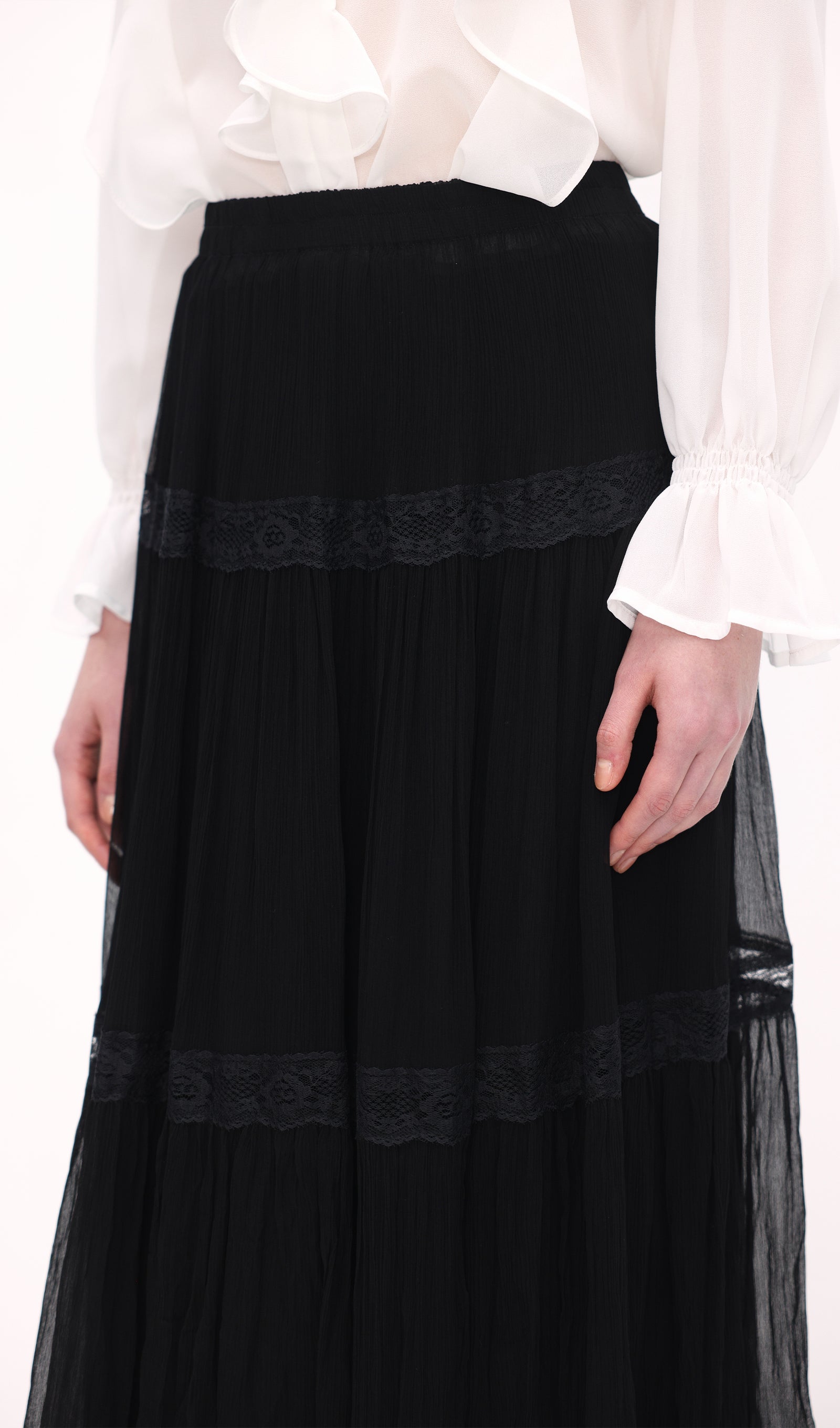 Minikleid mit 3D-Strassblumenmuster in Weiß