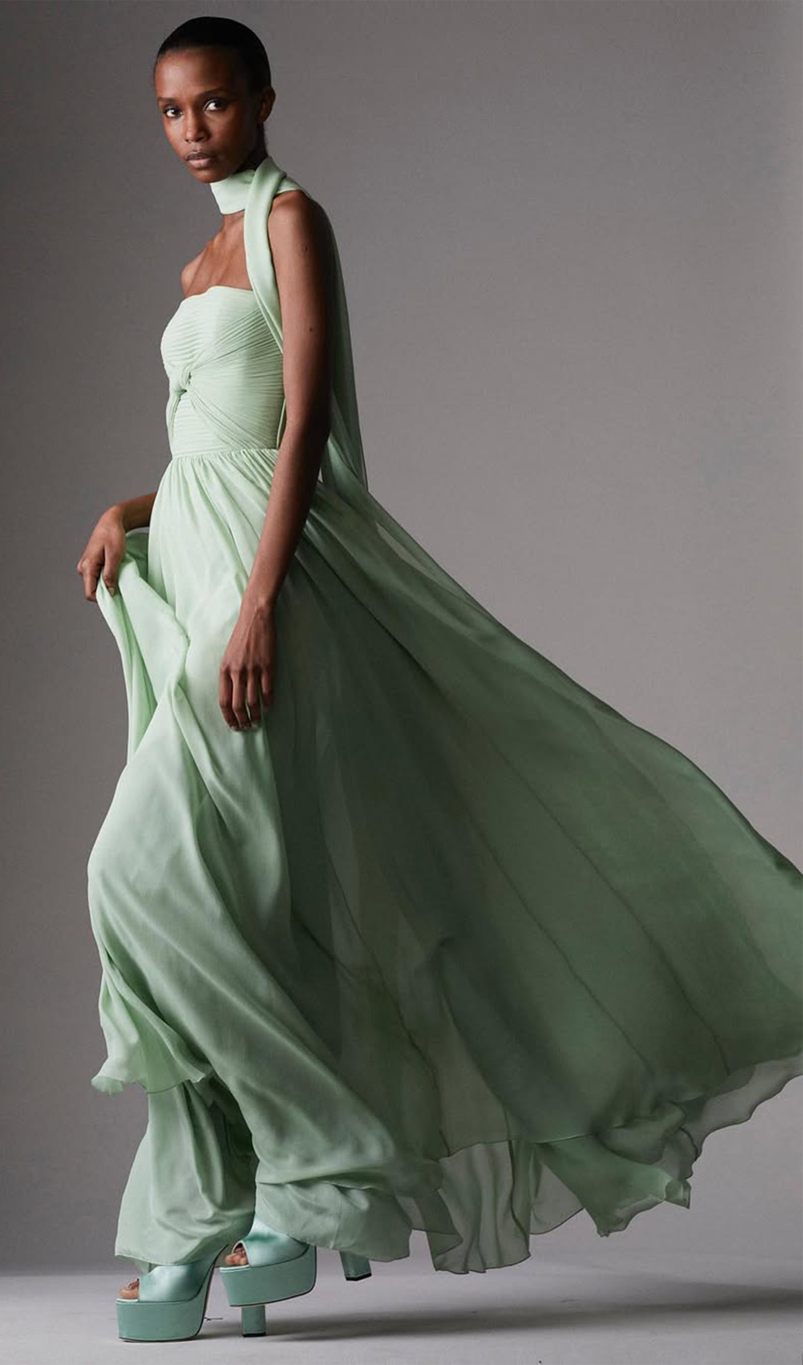 Midikleid in A-Linie mit Blumenmuster und Laternenärmeln