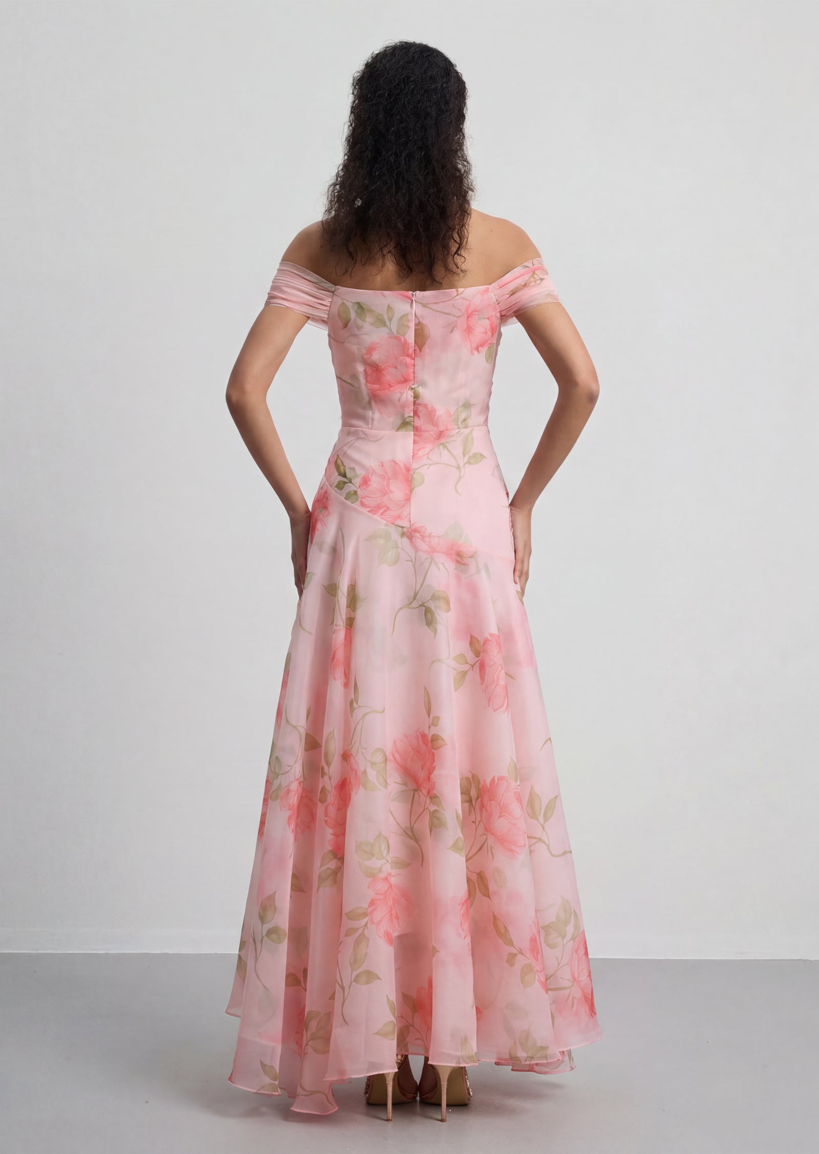 فستان قصير بقميص مزين بدانتيل صناعي 