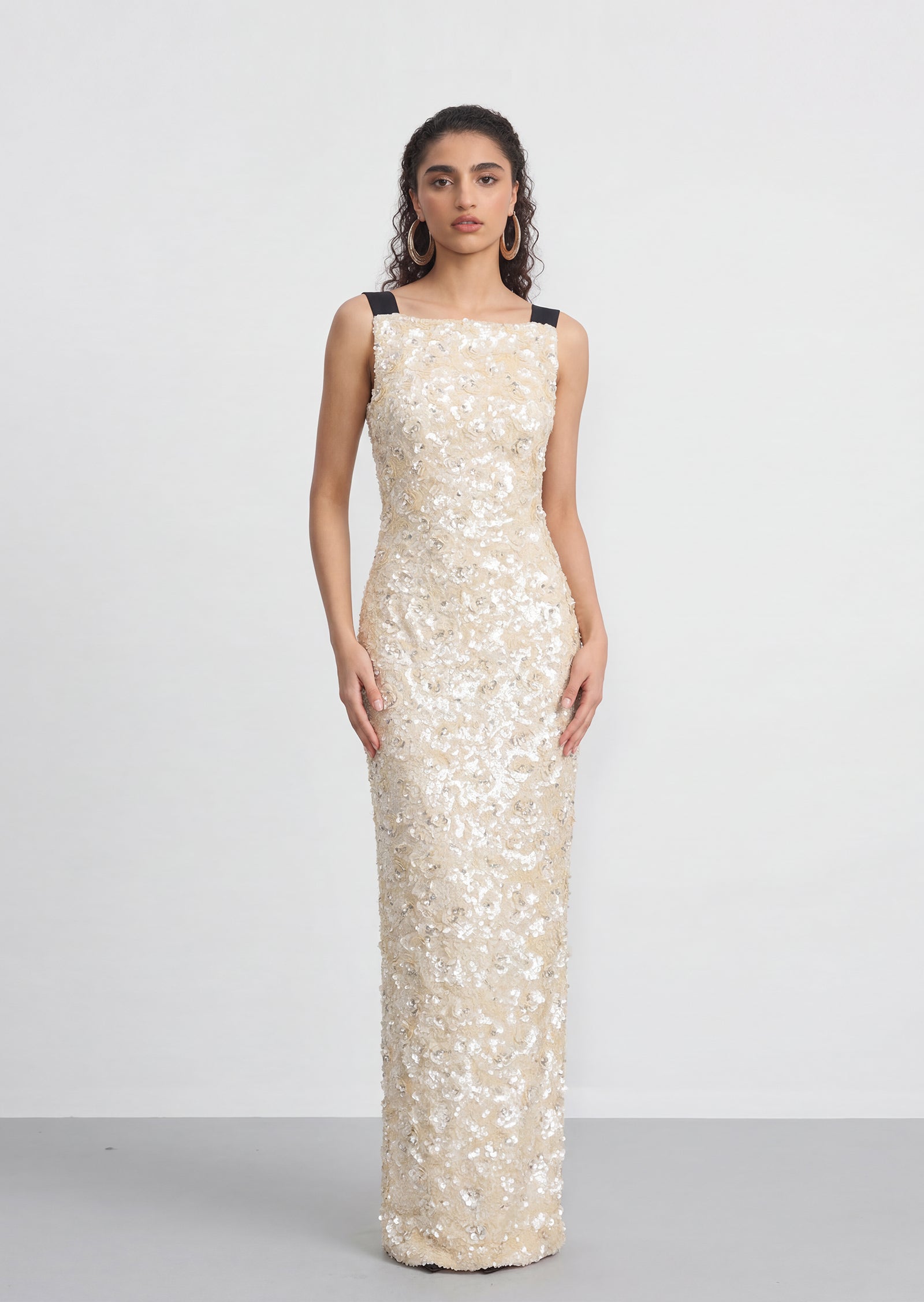 فستان قصير بقميص مزين بدانتيل صناعي 