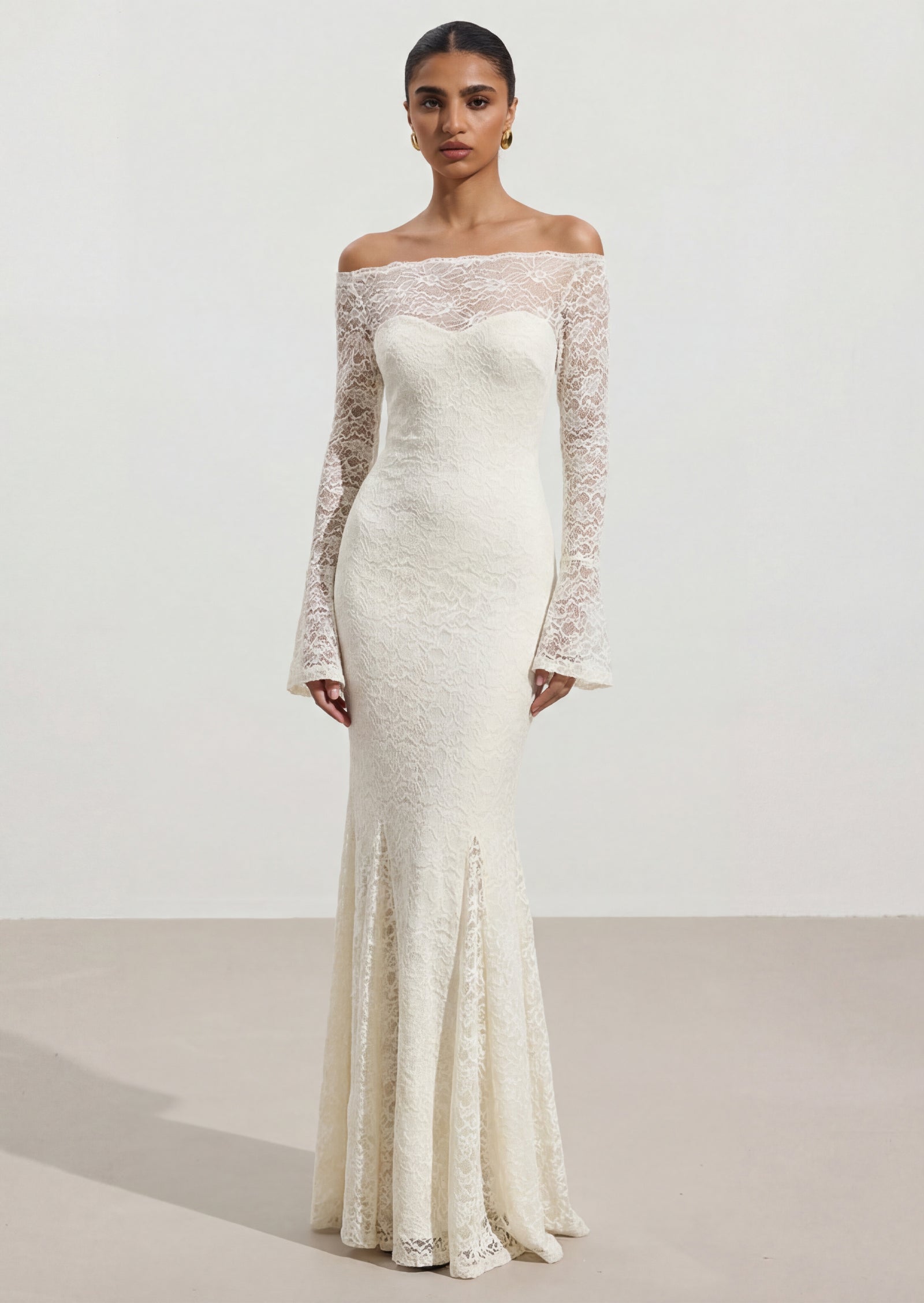 فستان قصير بقميص مزين بدانتيل صناعي 