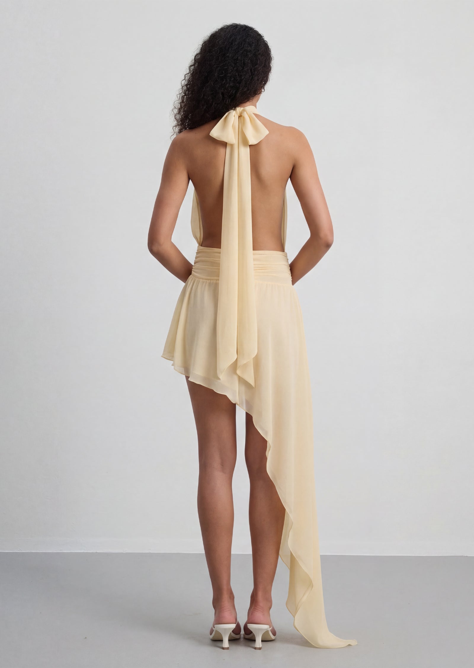 فستان قصير بقميص مزين بدانتيل صناعي 