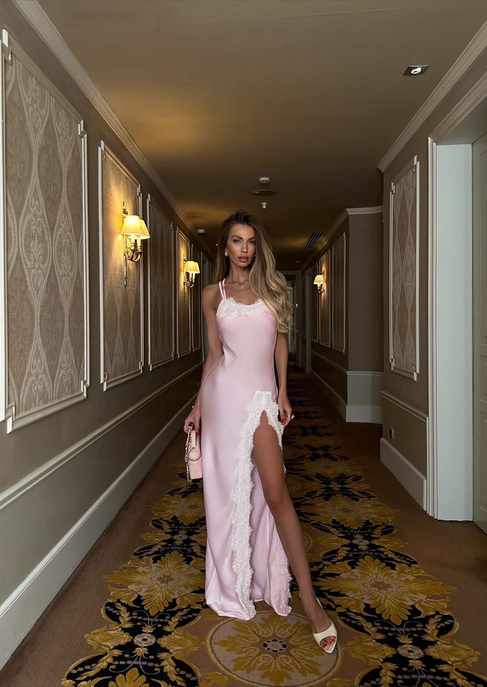 Midikleid in A-Linie mit Blumenmuster und Laternenärmeln