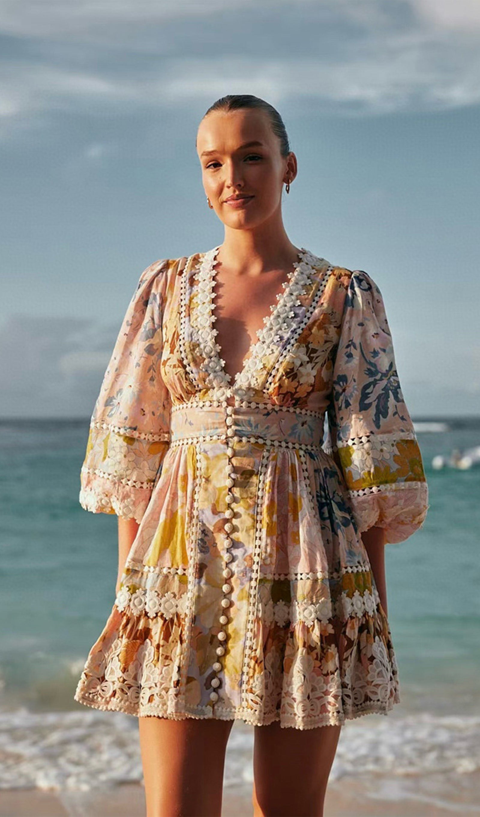 Midikleid in A-Linie mit Blumenmuster und Laternenärmeln