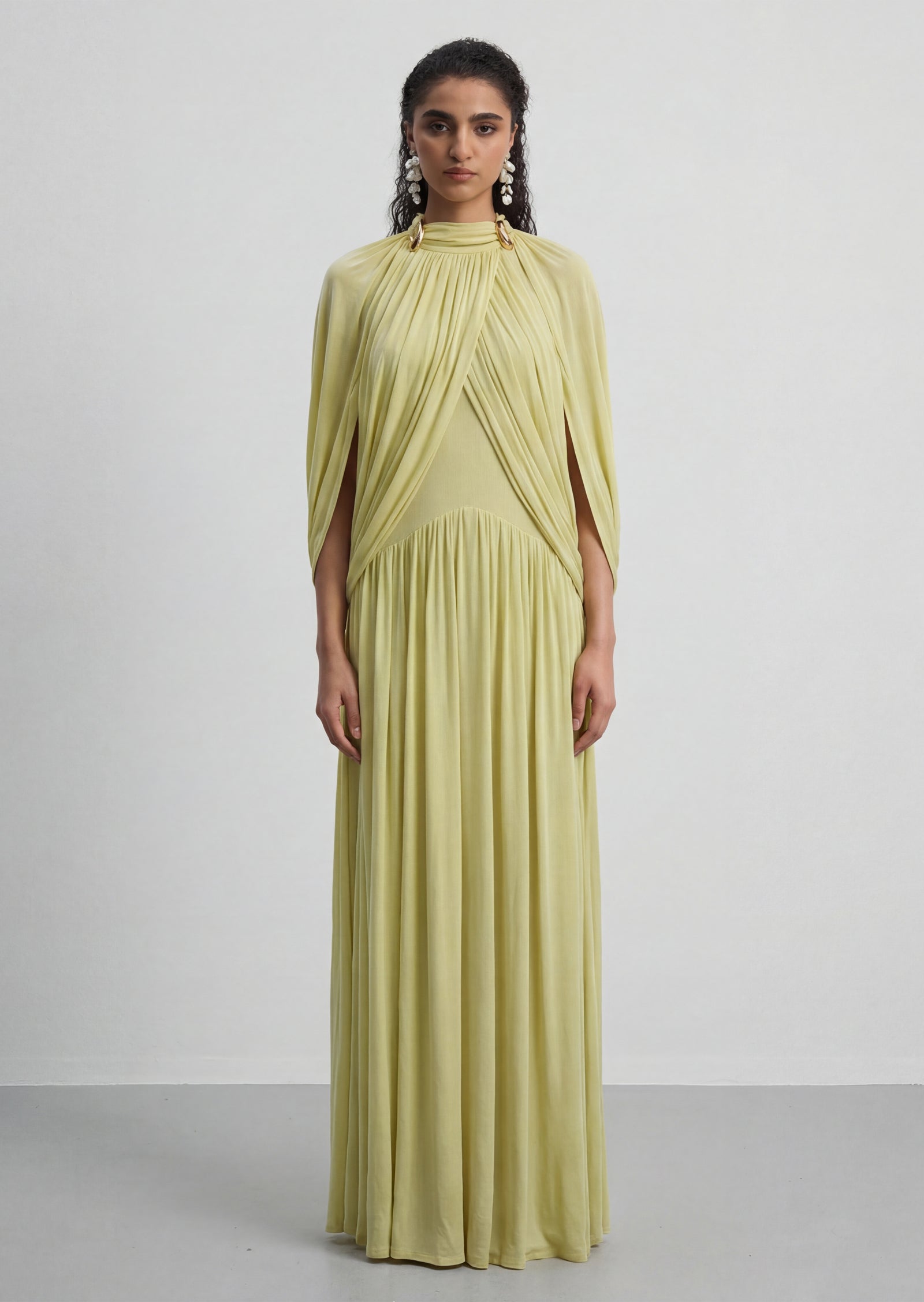 فستان قصير بقميص مزين بدانتيل صناعي 