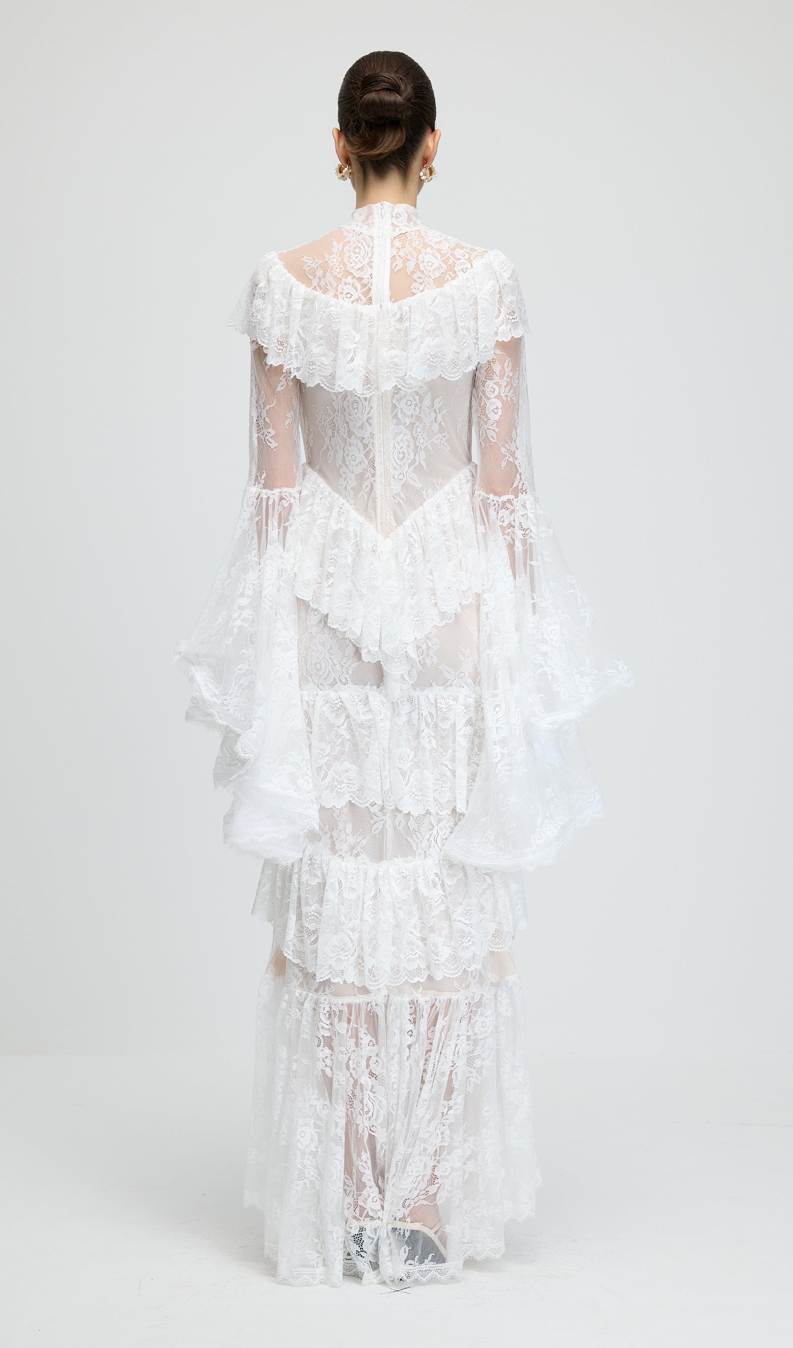 فستان قصير أحمر بدون حمالات مع فيونكة 