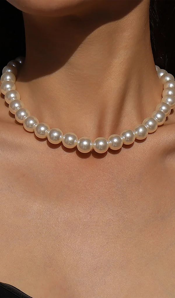 Elegant Simple Pearl Necklace