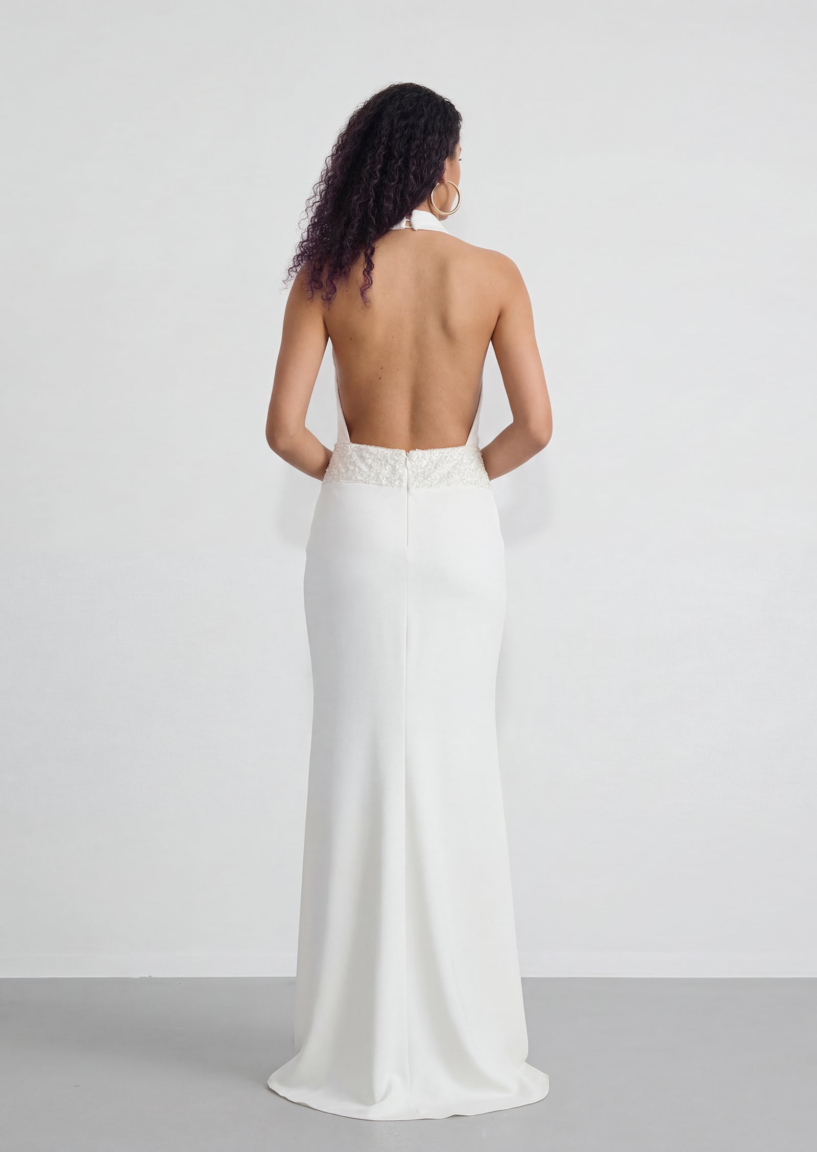 فستان قصير بقميص مزين بدانتيل صناعي 