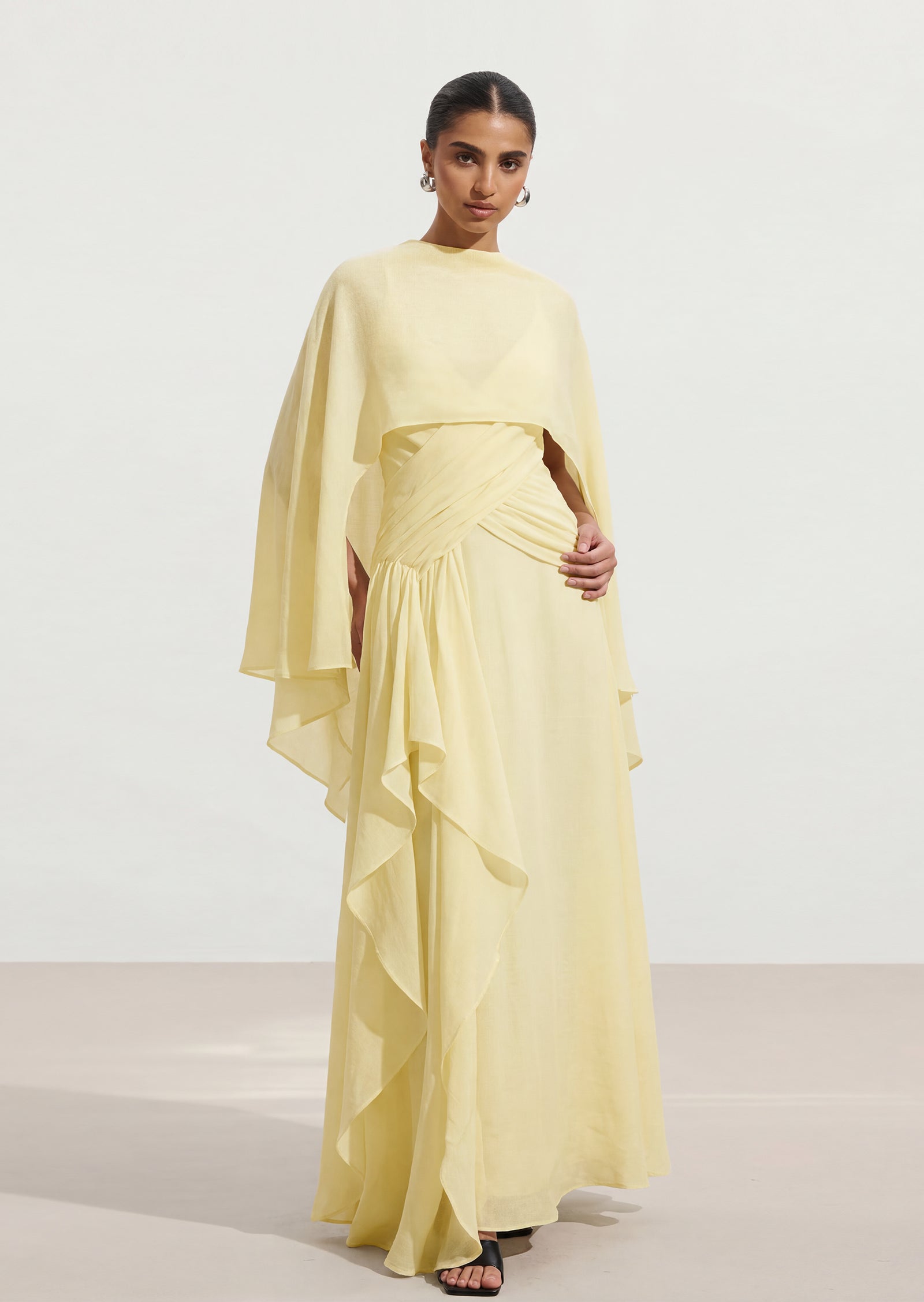 فستان قصير بقميص مزين بدانتيل صناعي 