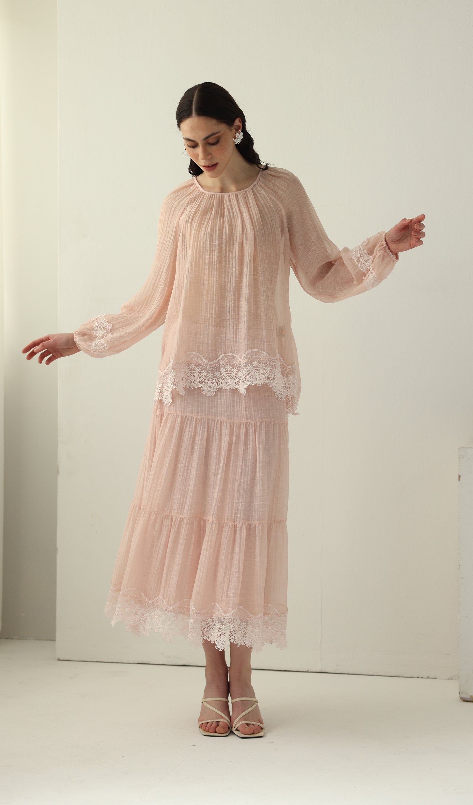 بلوزة محبوكة بأكمام طويلة 