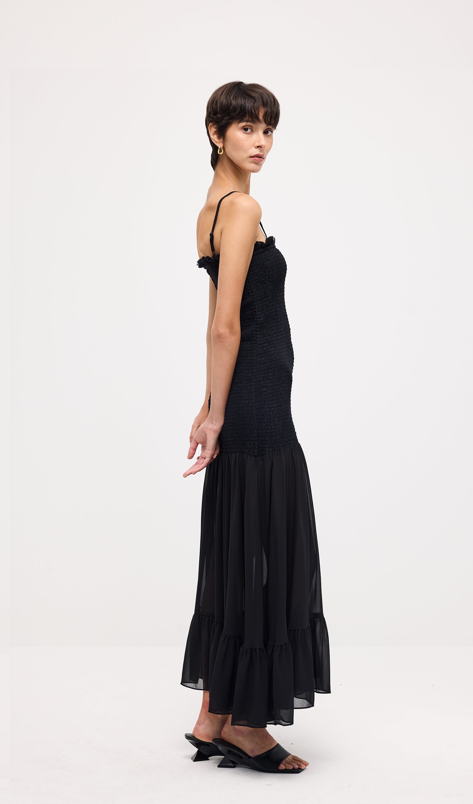 Sleeveless With Gathers Maxi Dress In Black