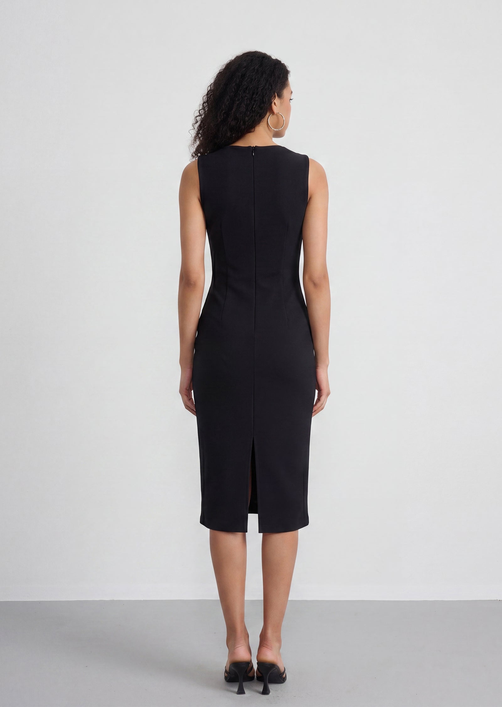 Elliatt  Midi Dress In Black