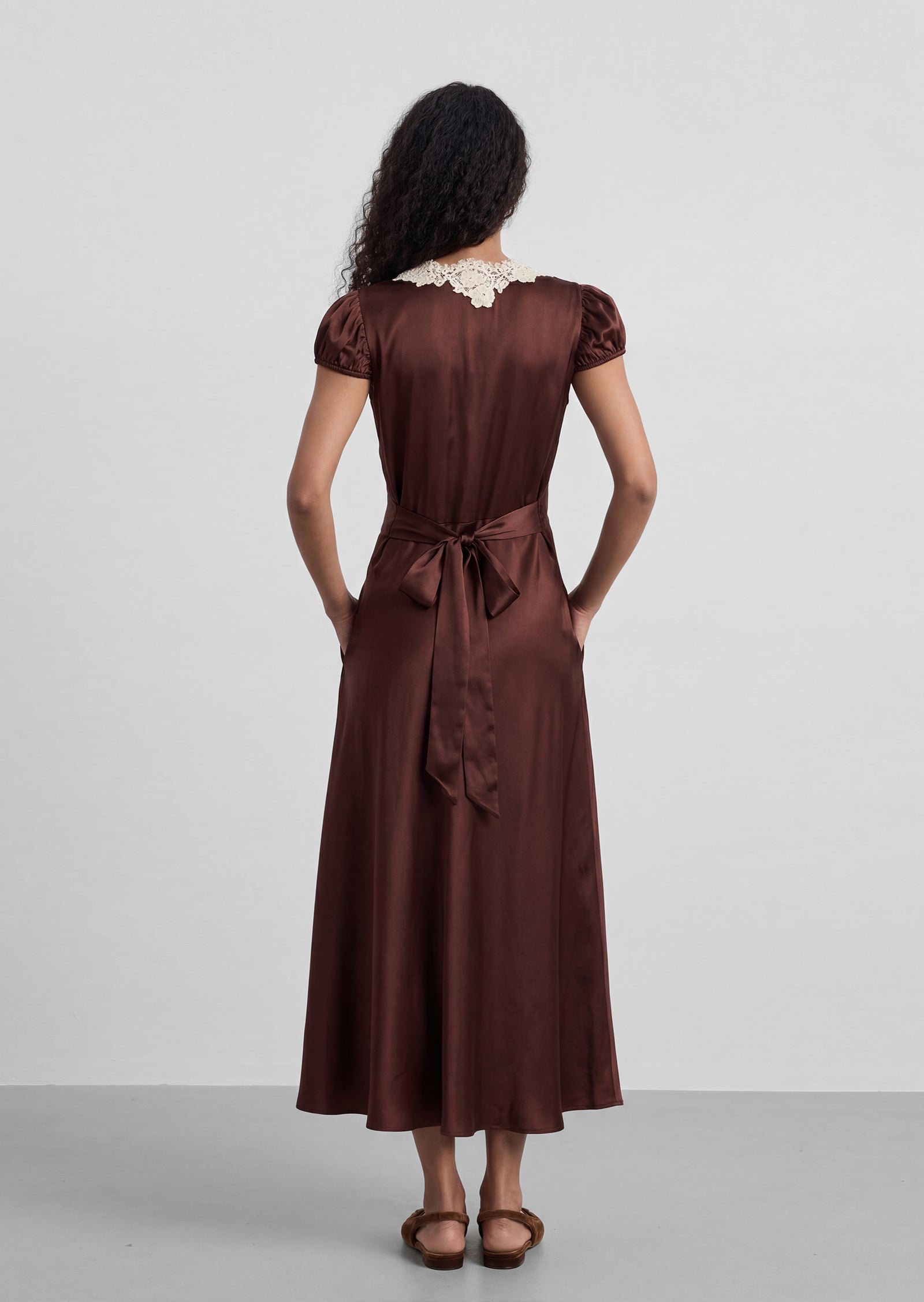 Midikleid in A-Linie mit Blumenmuster und Laternenärmeln