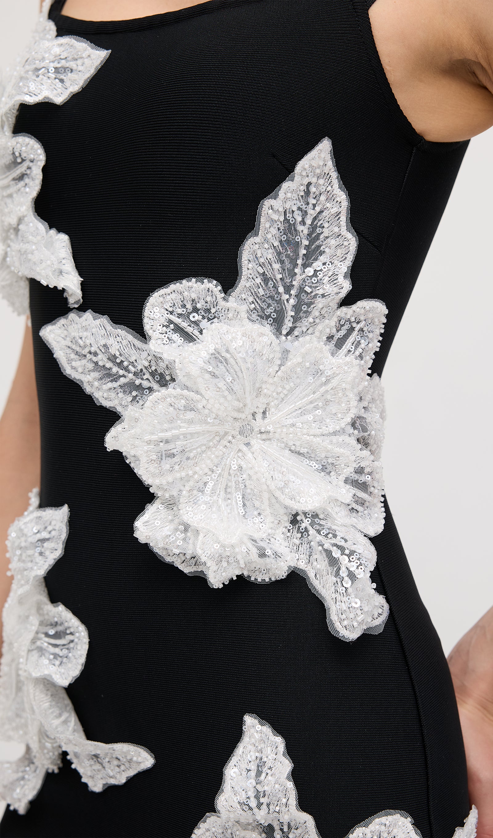 Midikleid in A-Linie mit Blumenmuster und Laternenärmeln