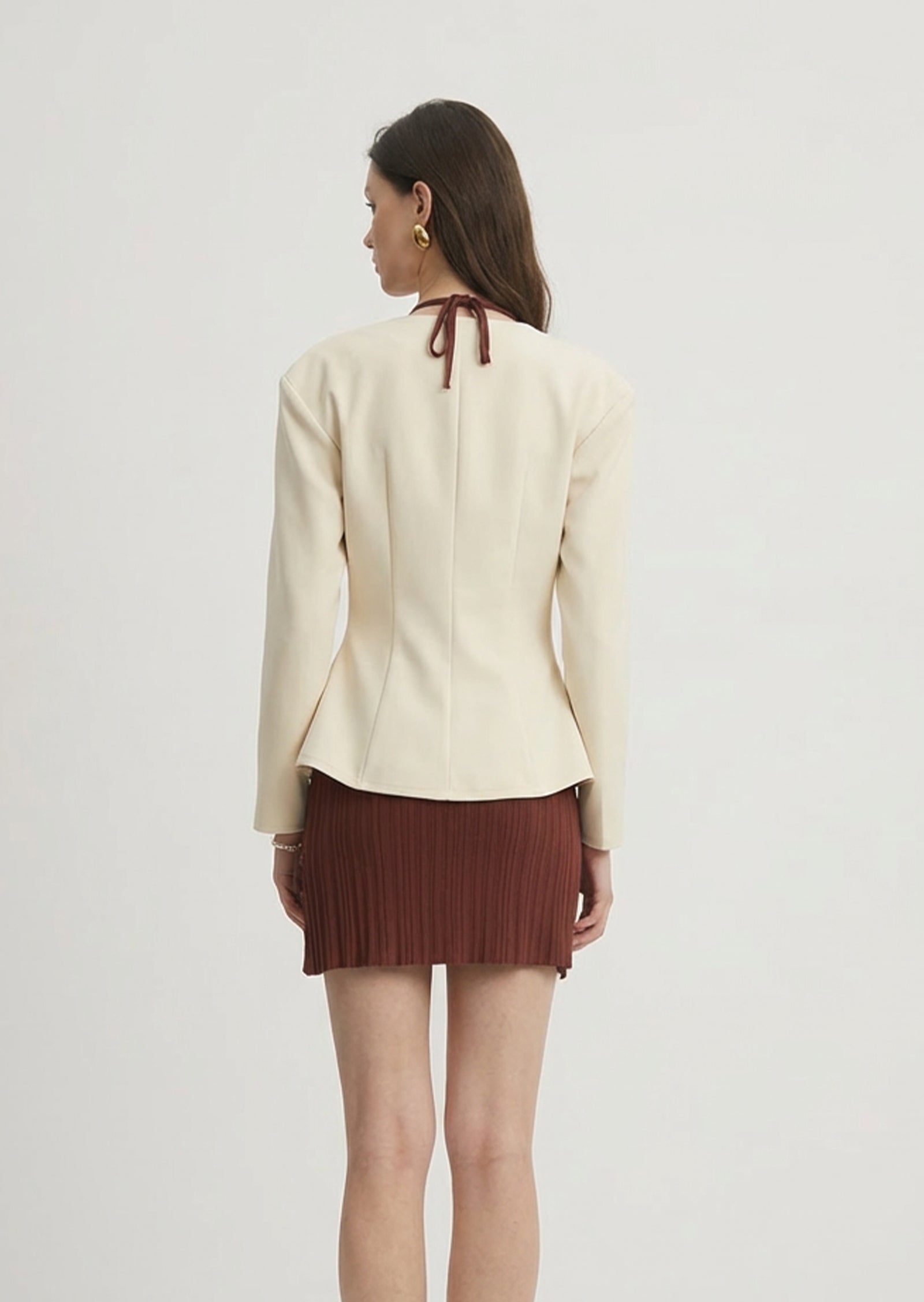 فستان قصير أحمر بدون حمالات مع فيونكة 