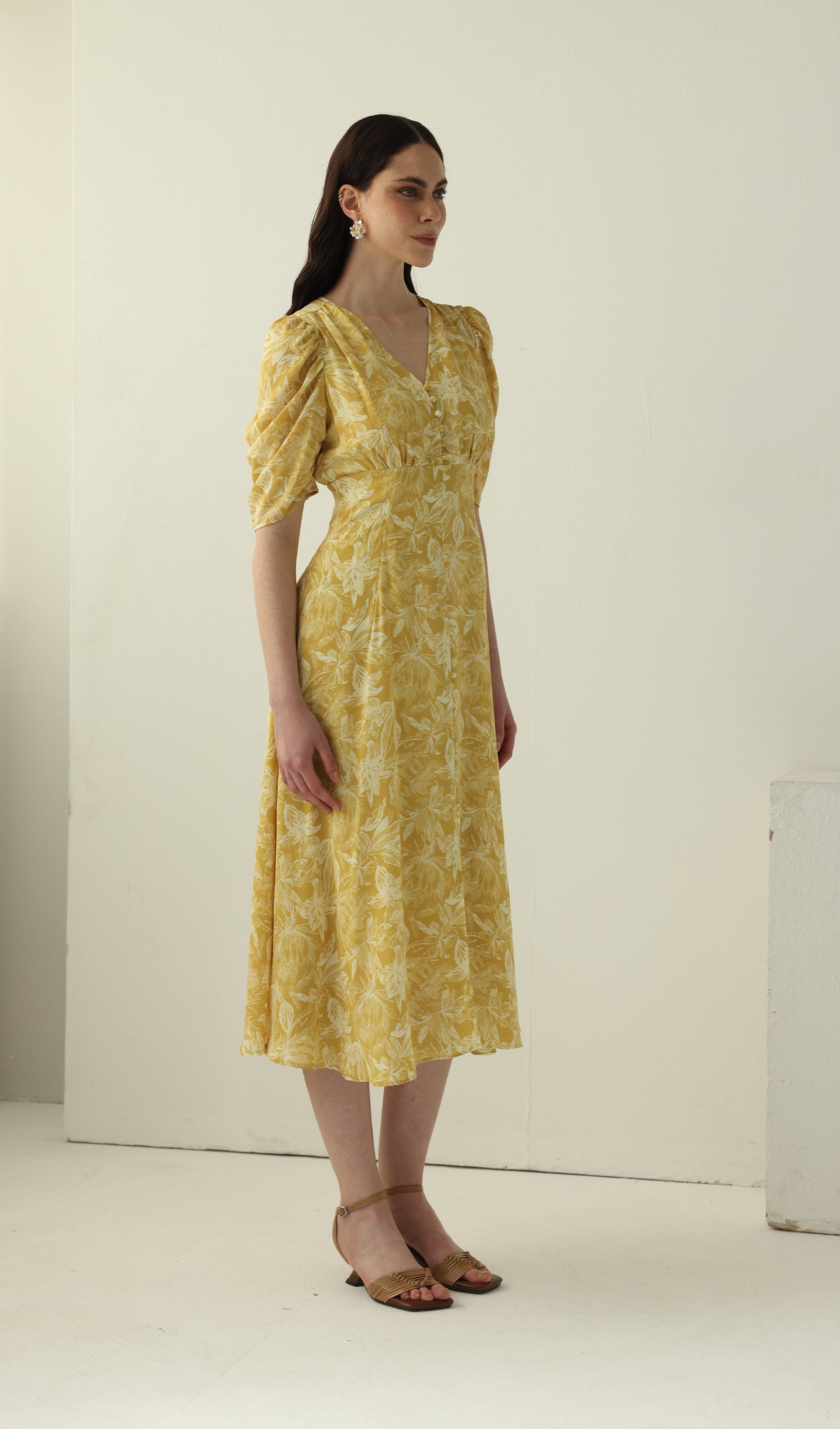 Midikleid in A-Linie mit Blumenmuster und Laternenärmeln