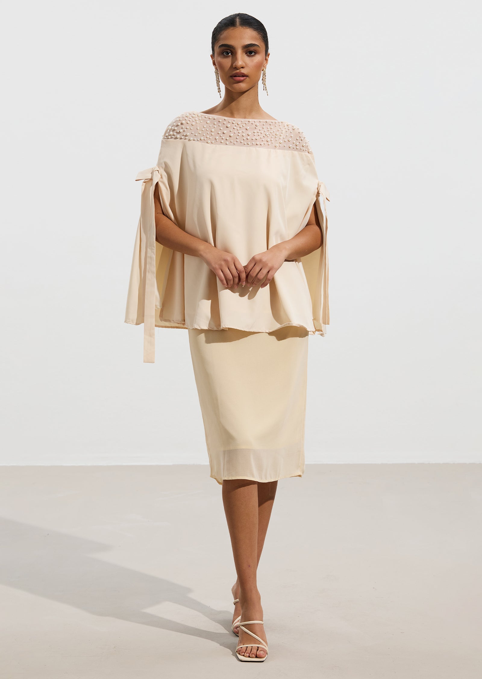 Midikleid in A-Linie mit Blumenmuster und Laternenärmeln