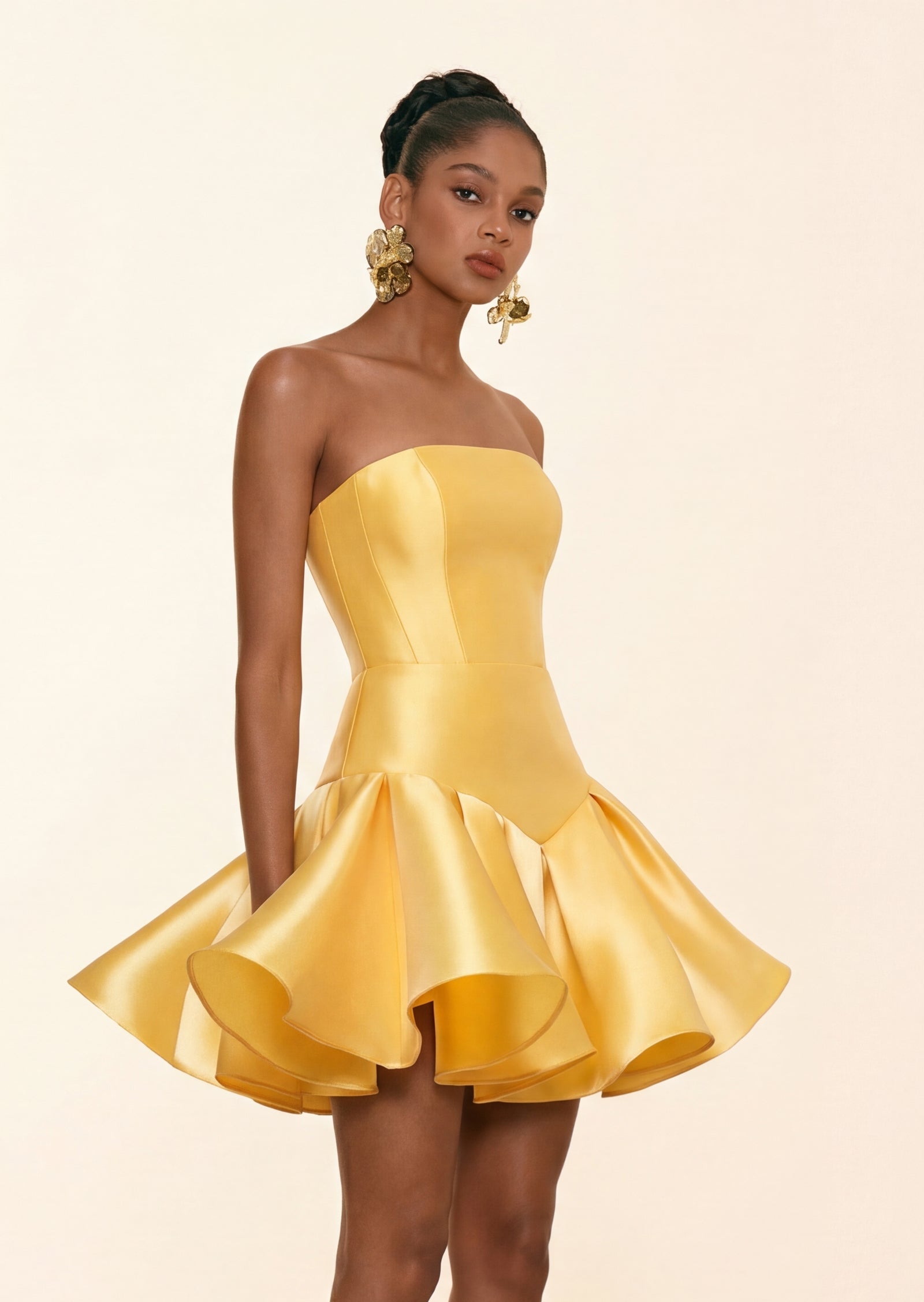 Sabrin Strapless Mini Dress In Yellow