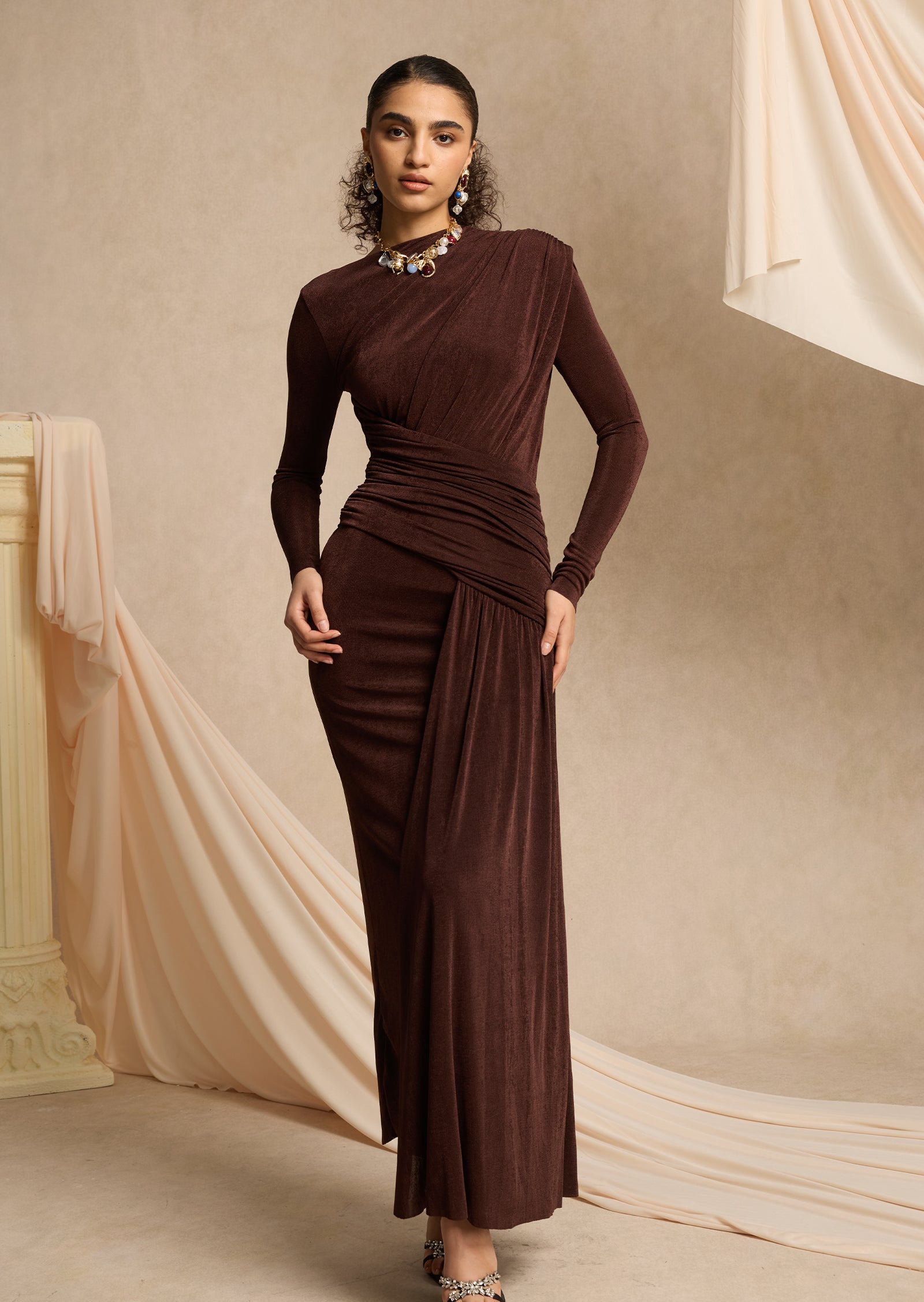 فستان قصير بقميص مزين بدانتيل صناعي 