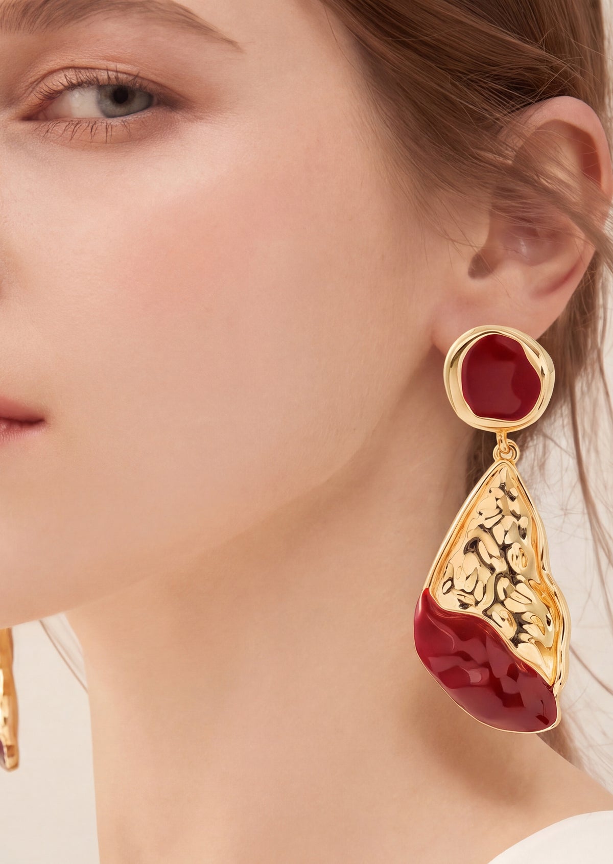 Yorick Ancora Red Stud Earrings