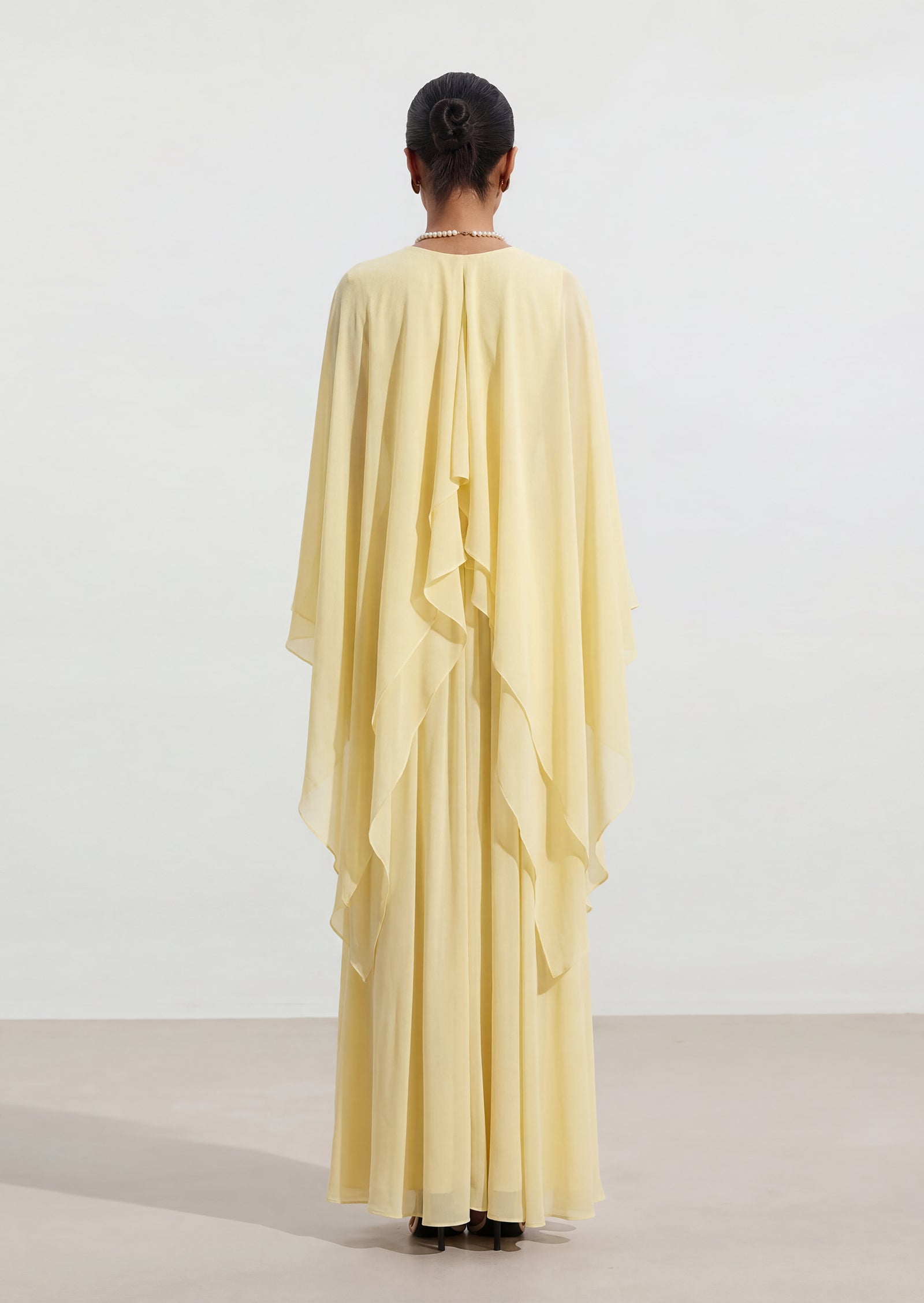 فستان قصير بقميص مزين بدانتيل صناعي 