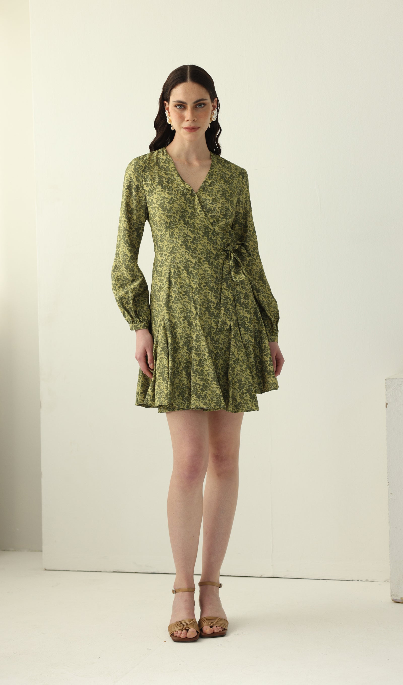 Midikleid in A-Linie mit Blumenmuster und Laternenärmeln