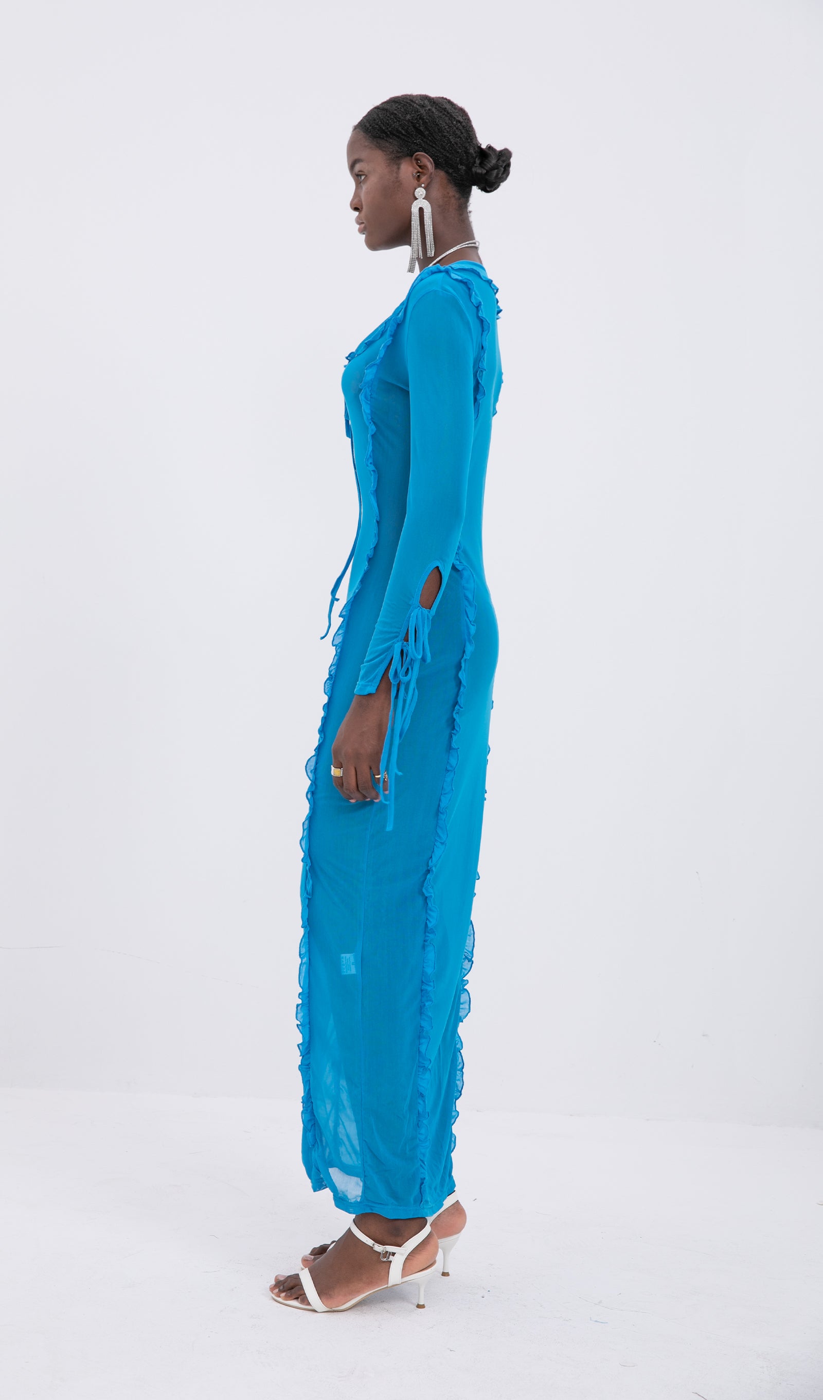 فستان ماكسي عصري من فلورنسا باللون الأزرق مع كشكشة 