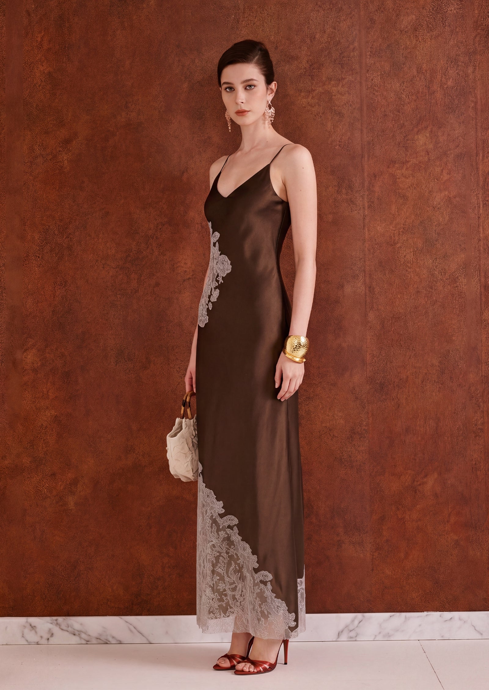 Midikleid in A-Linie mit Blumenmuster und Laternenärmeln