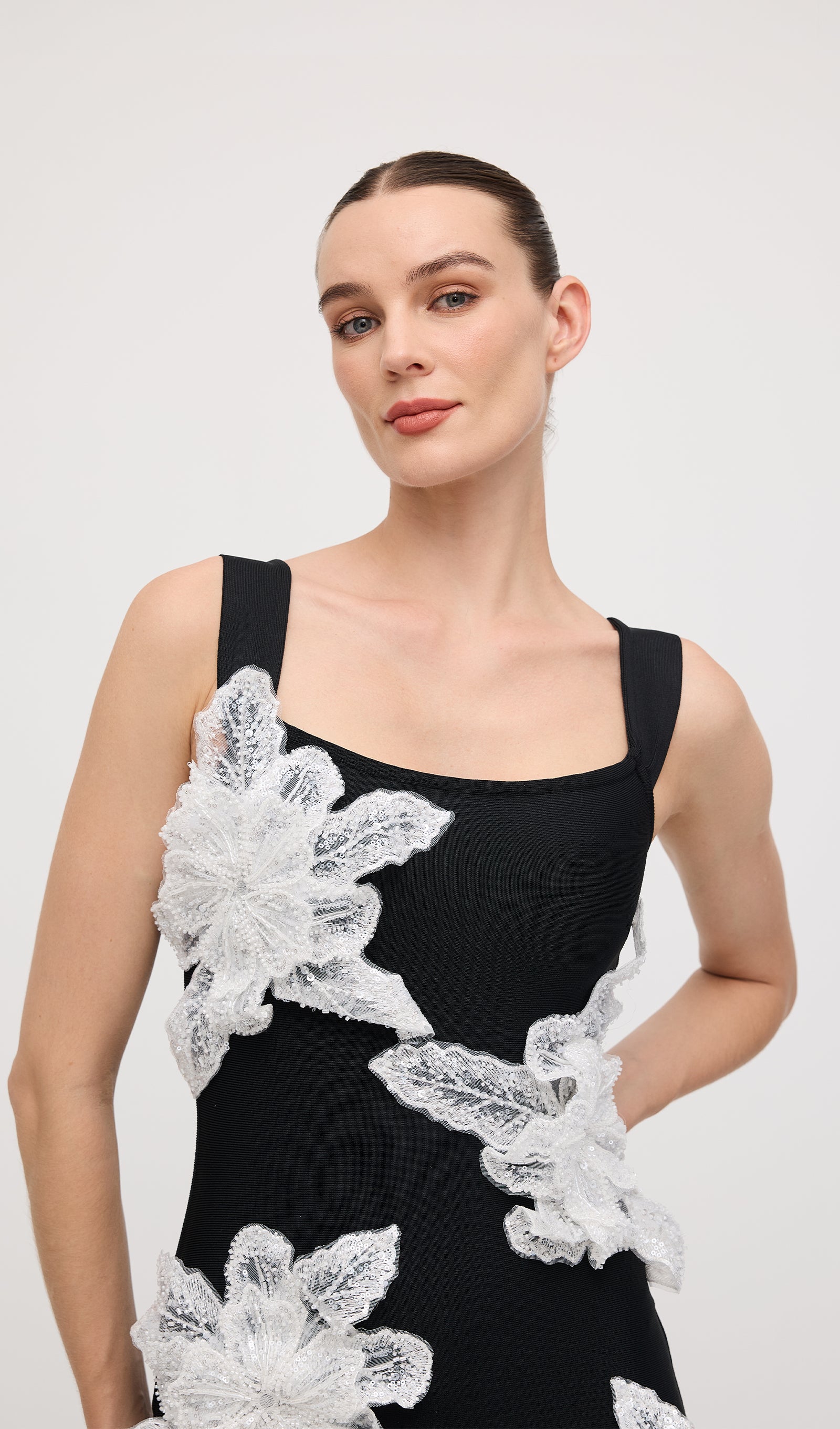 Midikleid in A-Linie mit Blumenmuster und Laternenärmeln