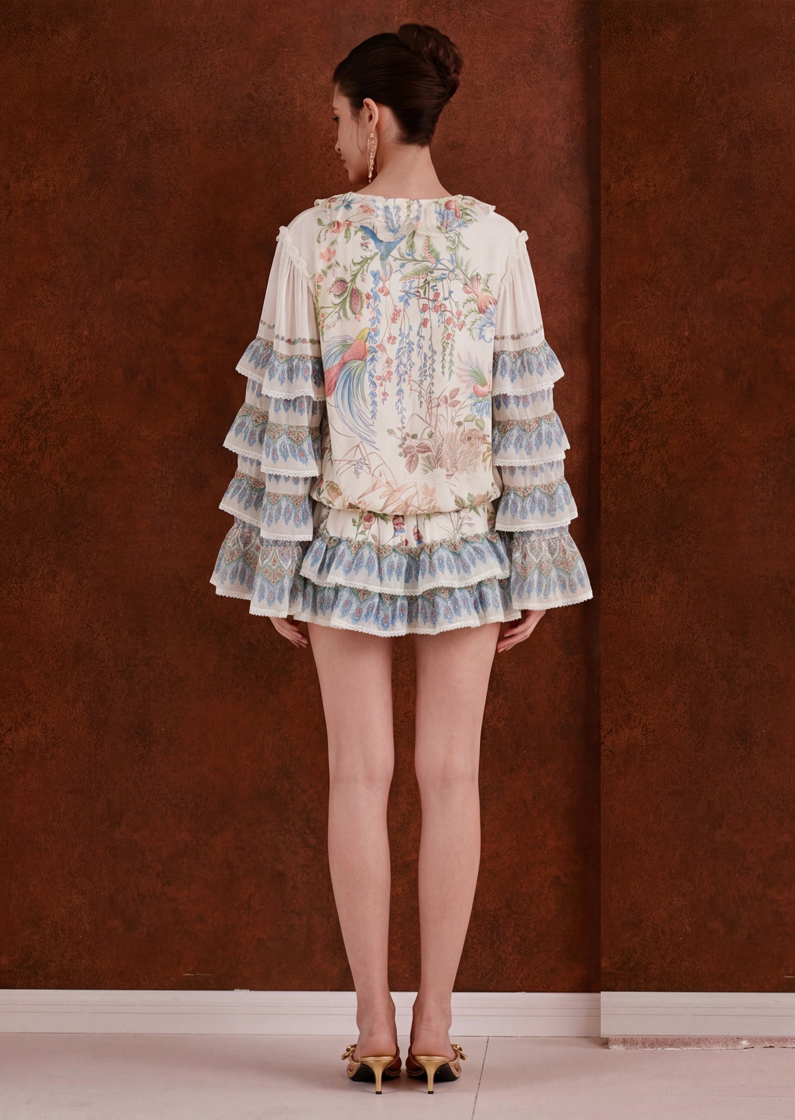 فستان قصير بقميص مزين بدانتيل صناعي 