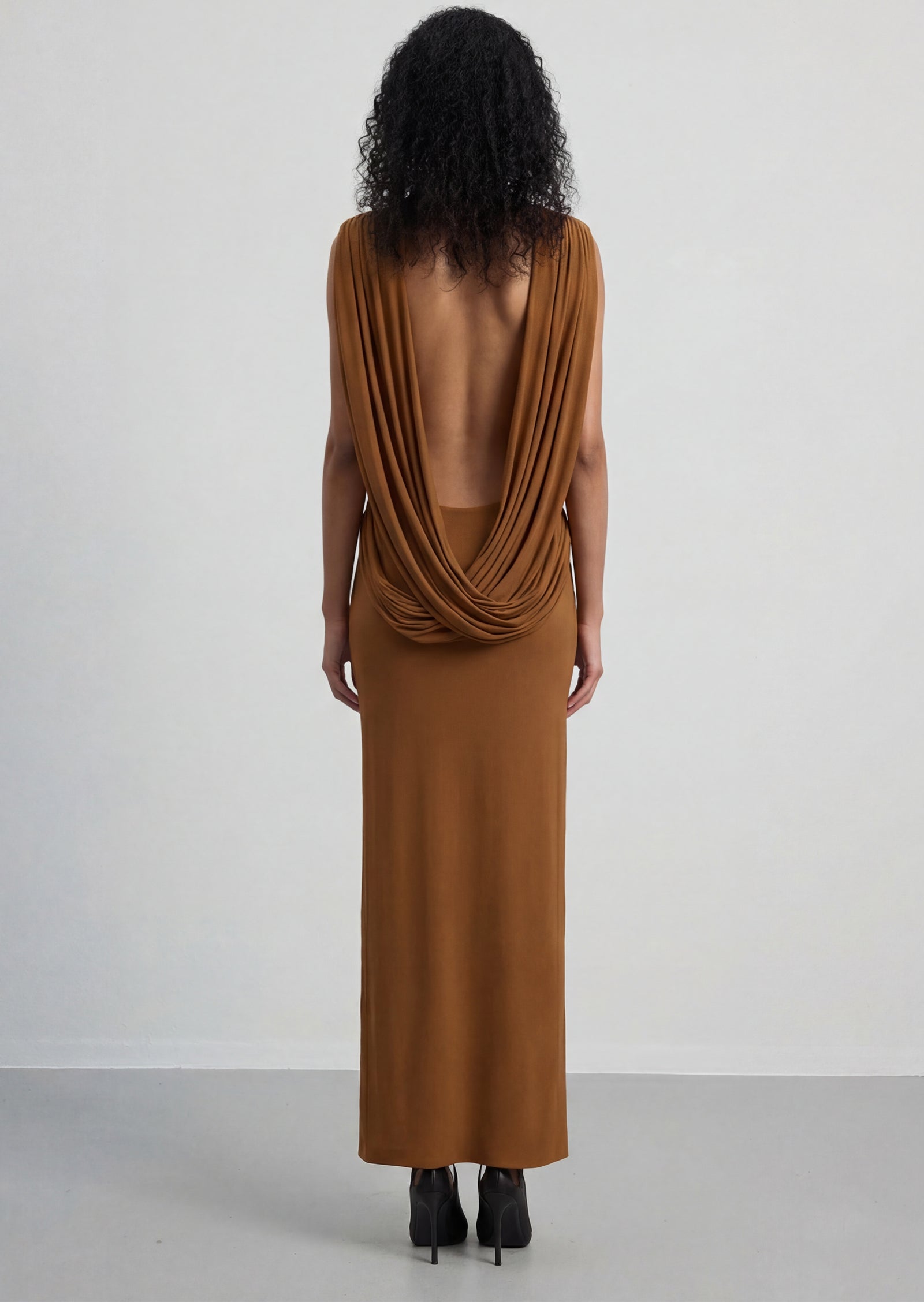 فستان قصير بقميص مزين بدانتيل صناعي 