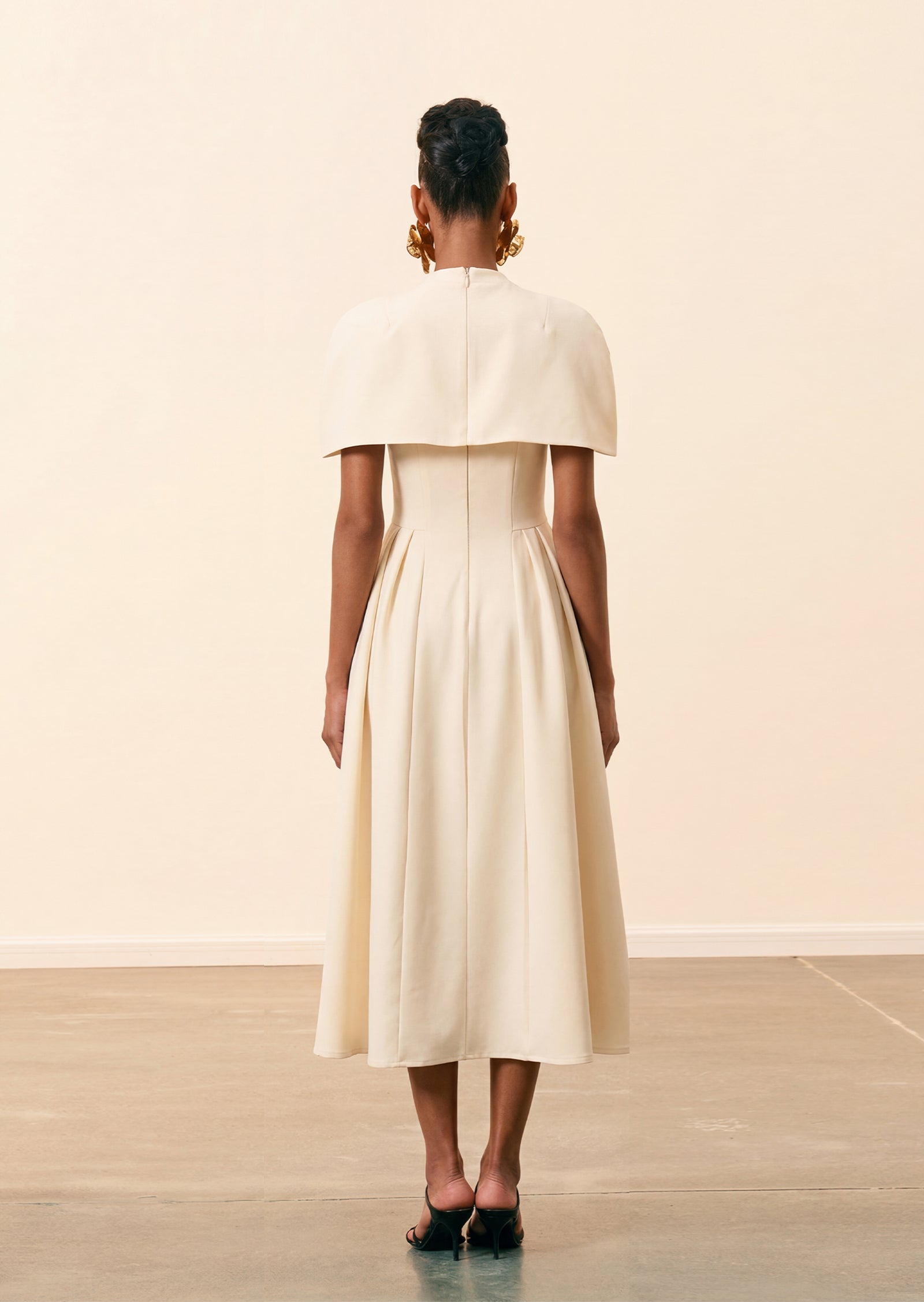 Midikleid in A-Linie mit Blumenmuster und Laternenärmeln