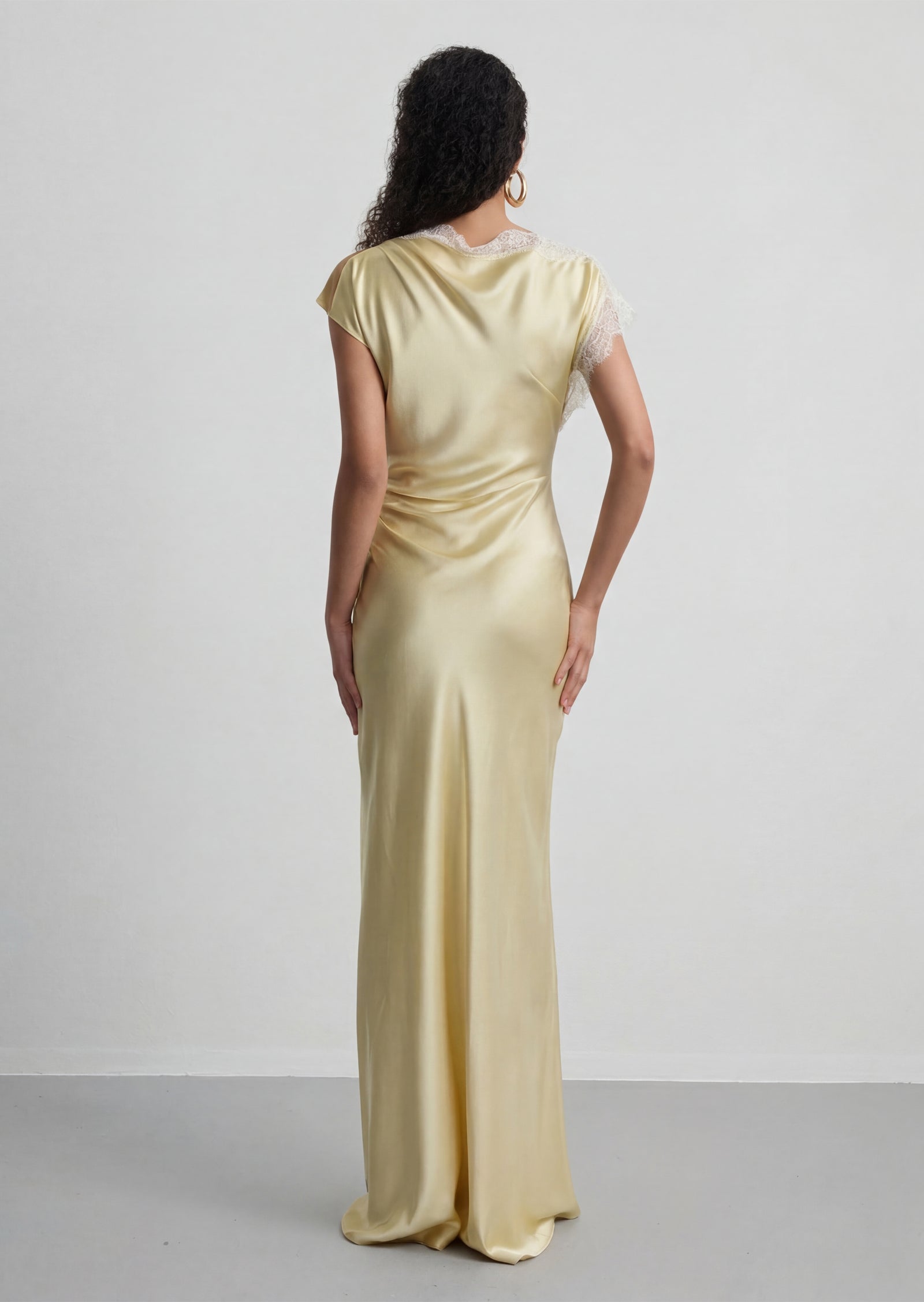 Midikleid in A-Linie mit Blumenmuster und Laternenärmeln