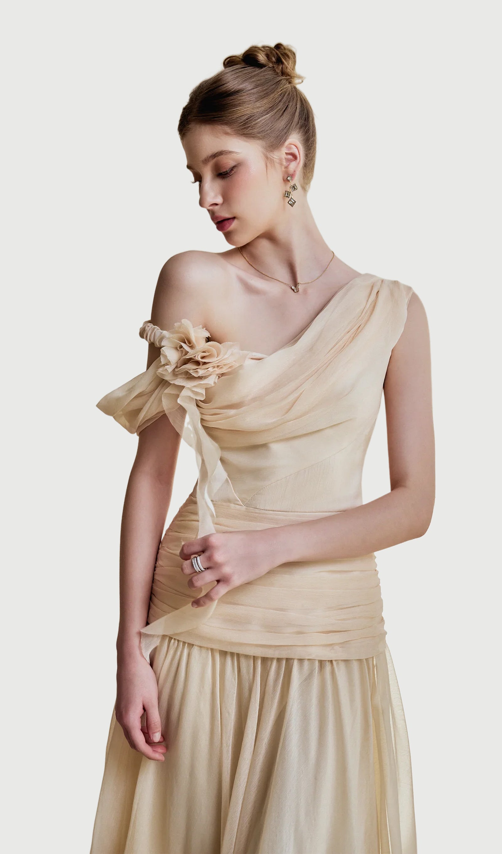 Midikleid in A-Linie mit Blumenmuster und Laternenärmeln