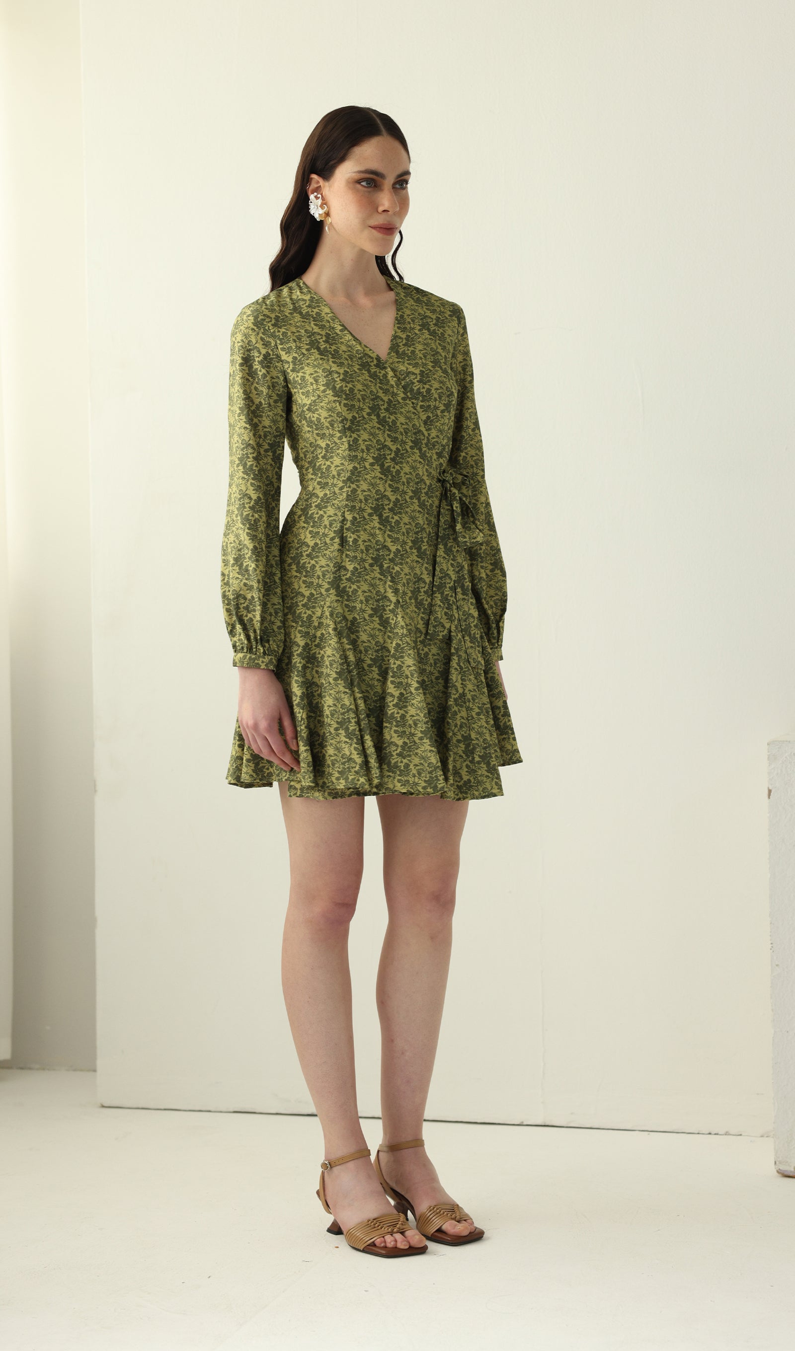 Midikleid in A-Linie mit Blumenmuster und Laternenärmeln