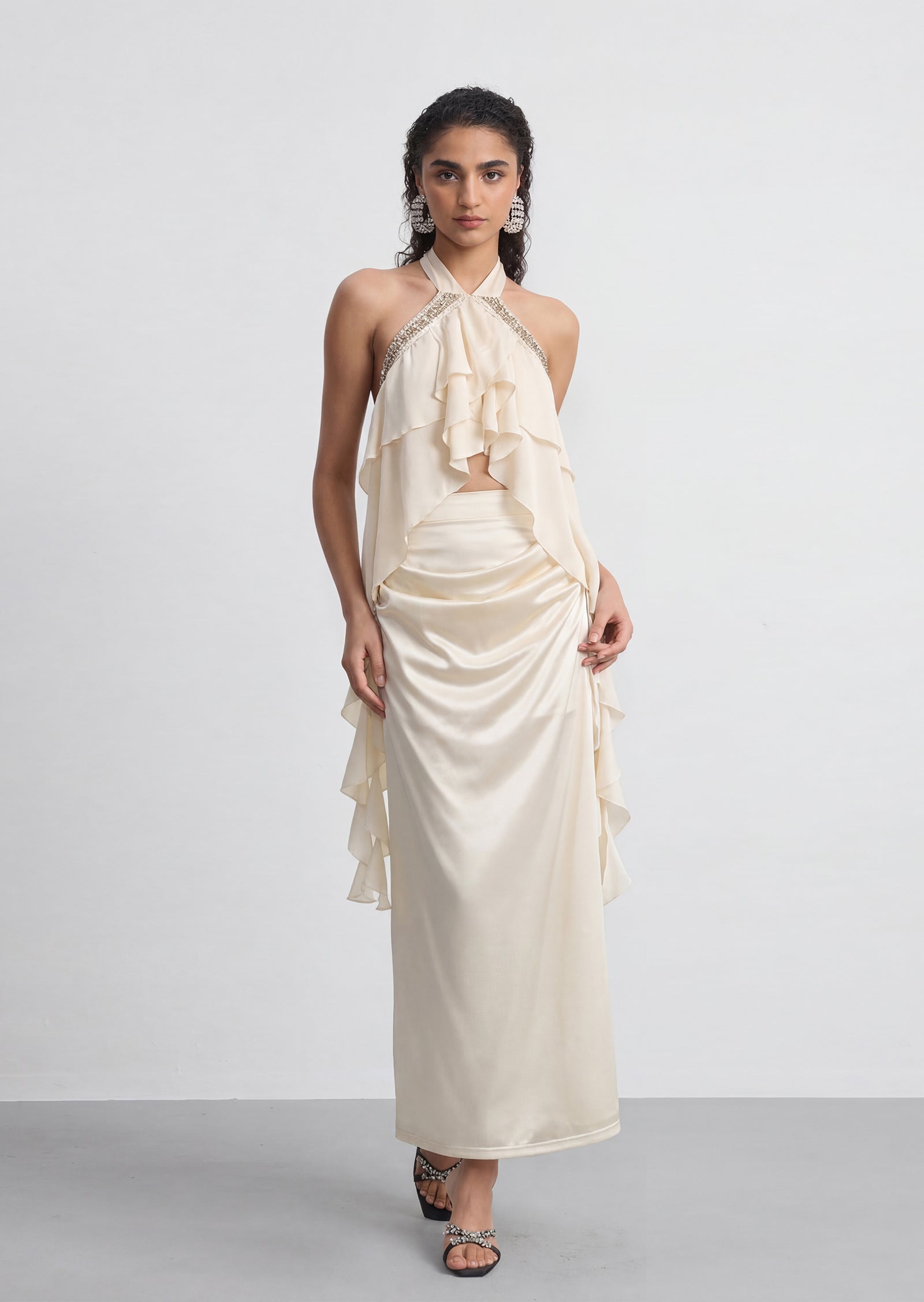 فستان قصير بقميص مزين بدانتيل صناعي 