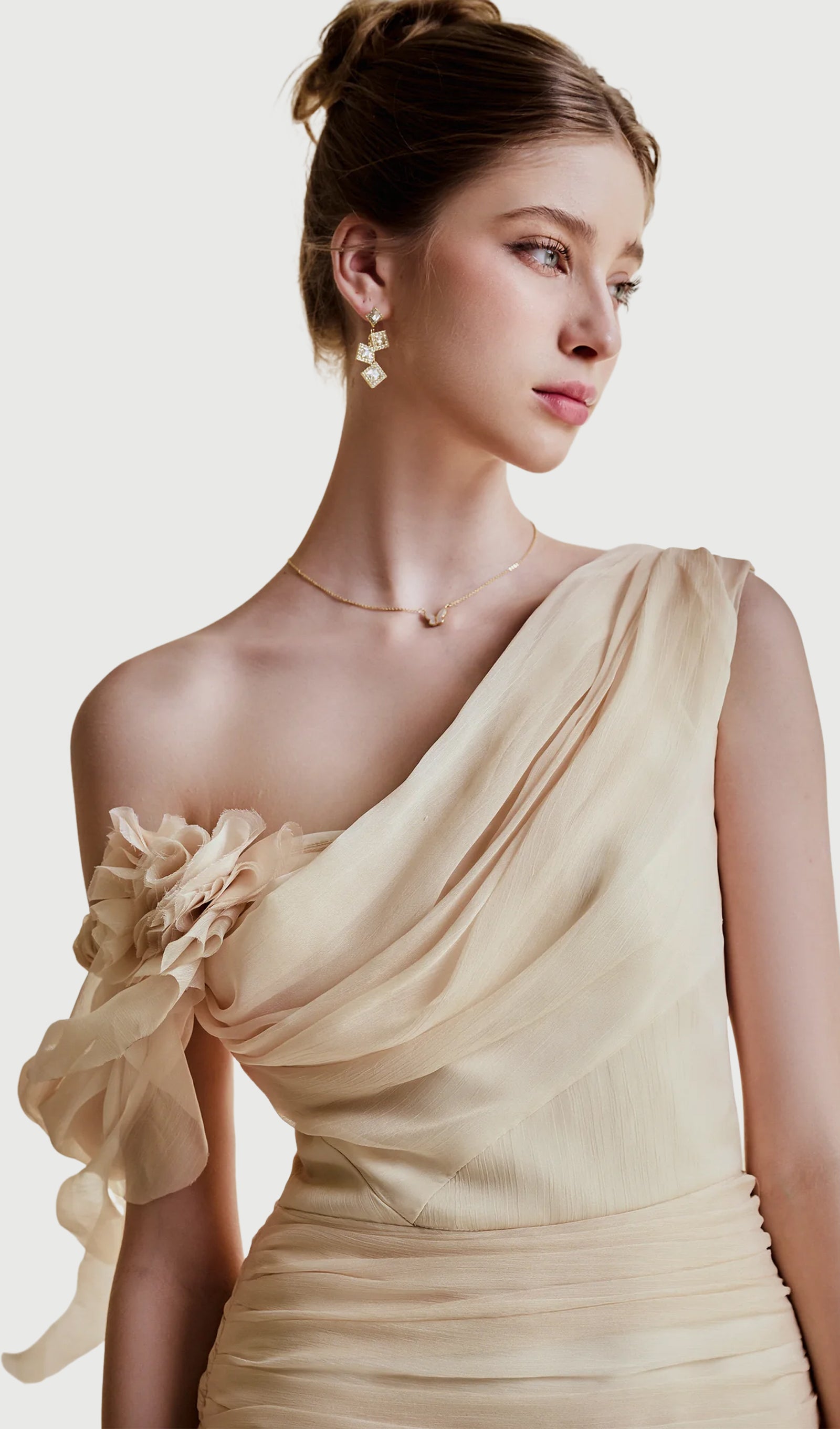 فستان قصير بقميص مزين بدانتيل صناعي 