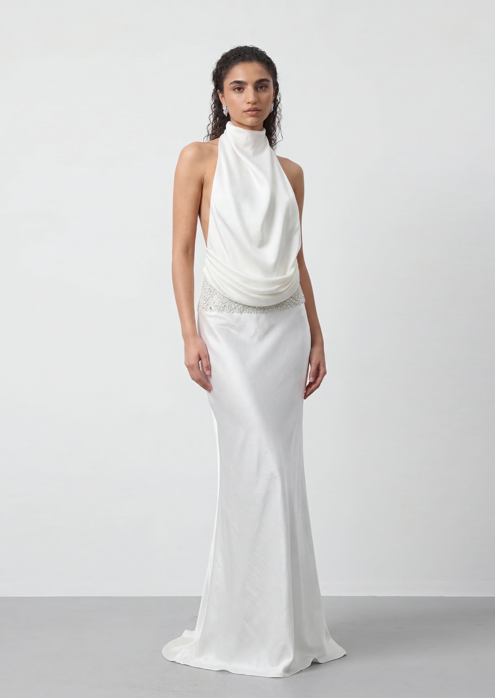 فستان قصير بقميص مزين بدانتيل صناعي 