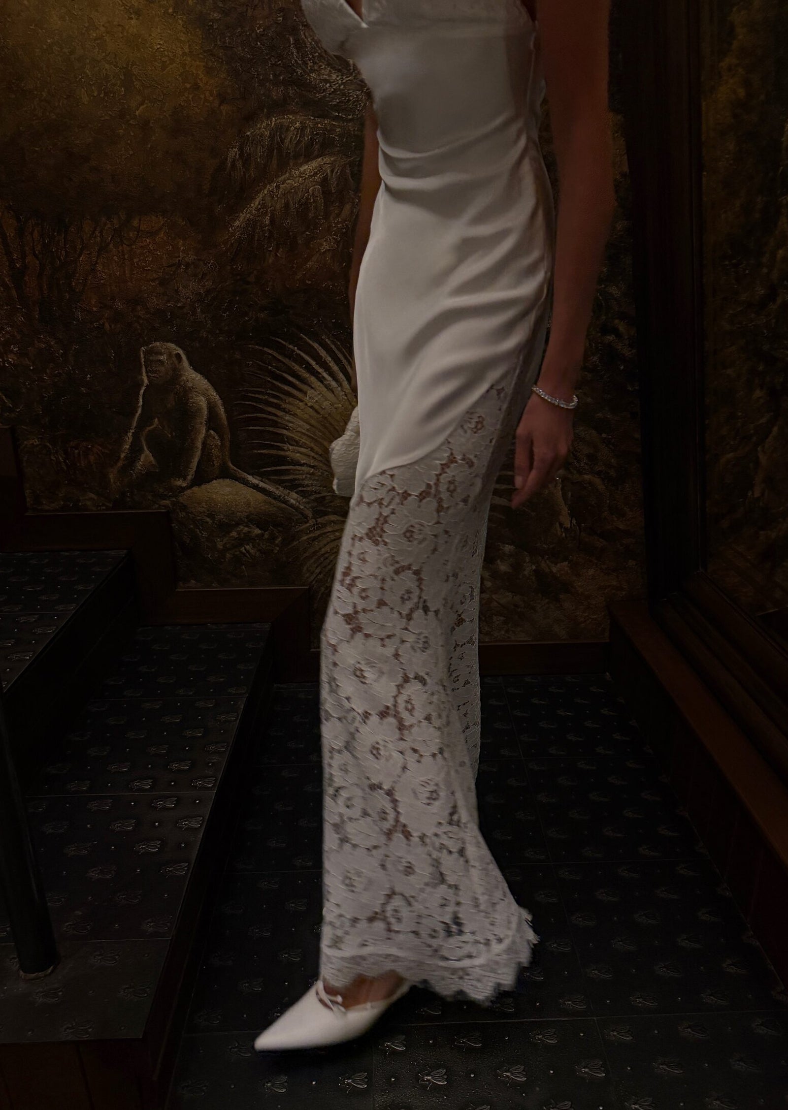 Midikleid in A-Linie mit Blumenmuster und Laternenärmeln