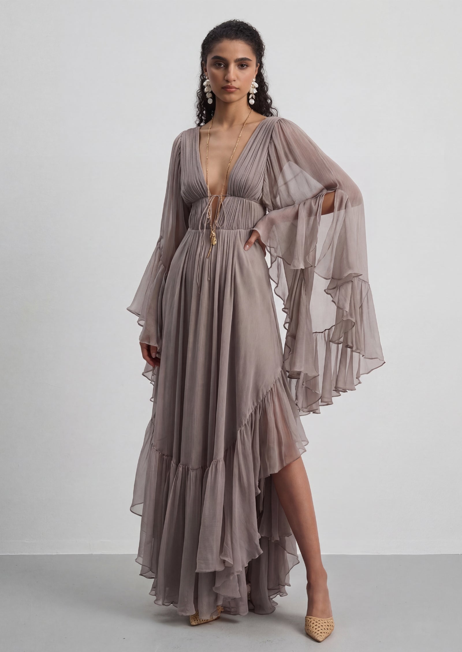 فستان قصير بقميص مزين بدانتيل صناعي 