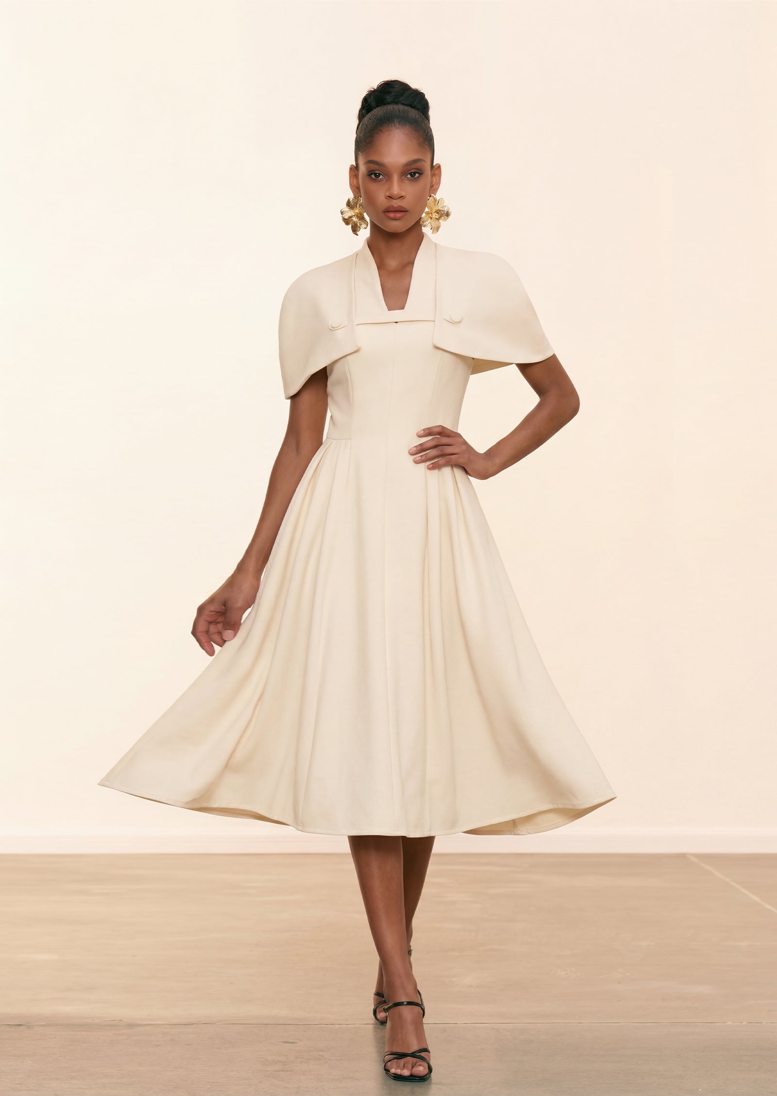 Midikleid in A-Linie mit Blumenmuster und Laternenärmeln