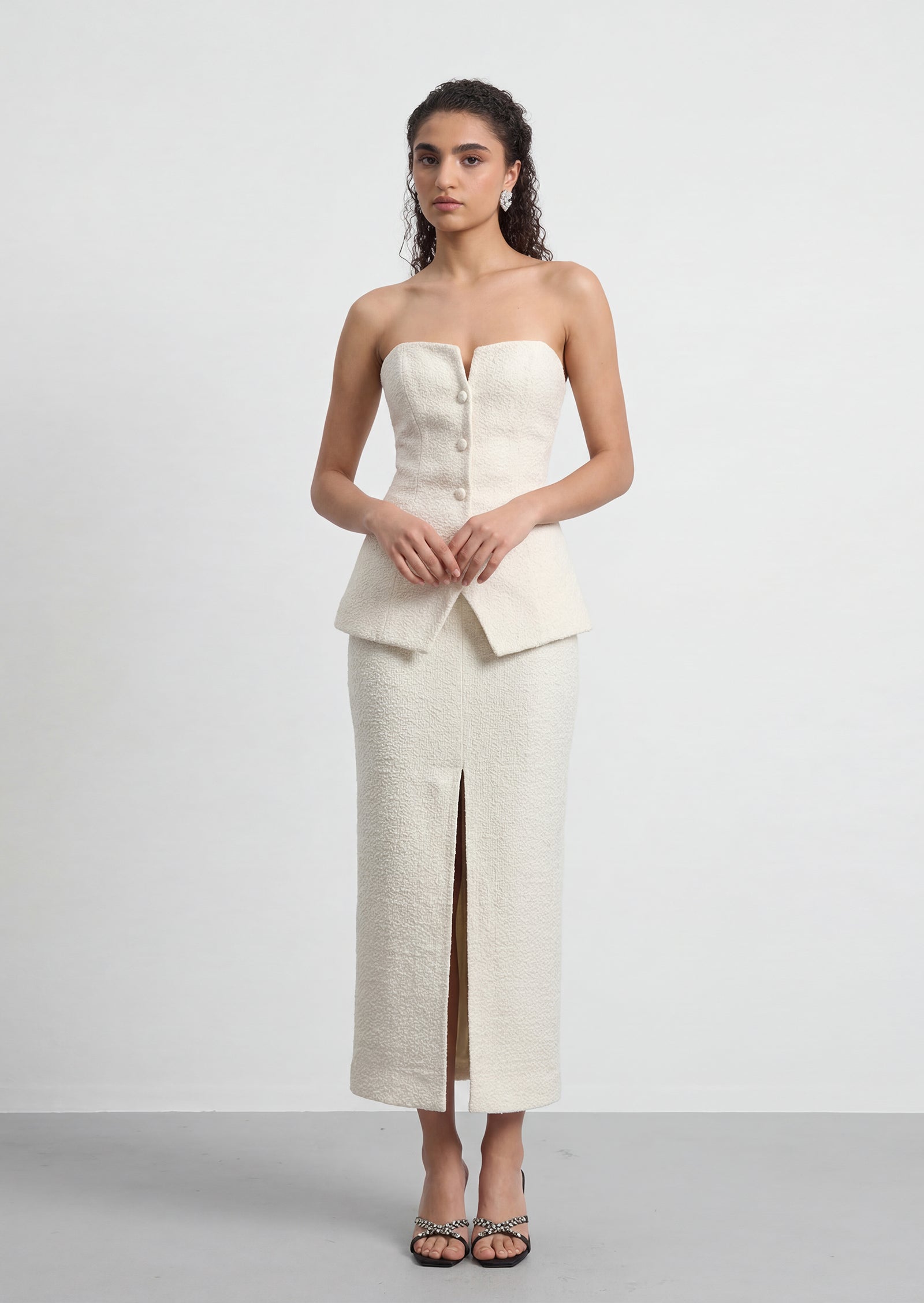 فستان قصير بقميص مزين بدانتيل صناعي 