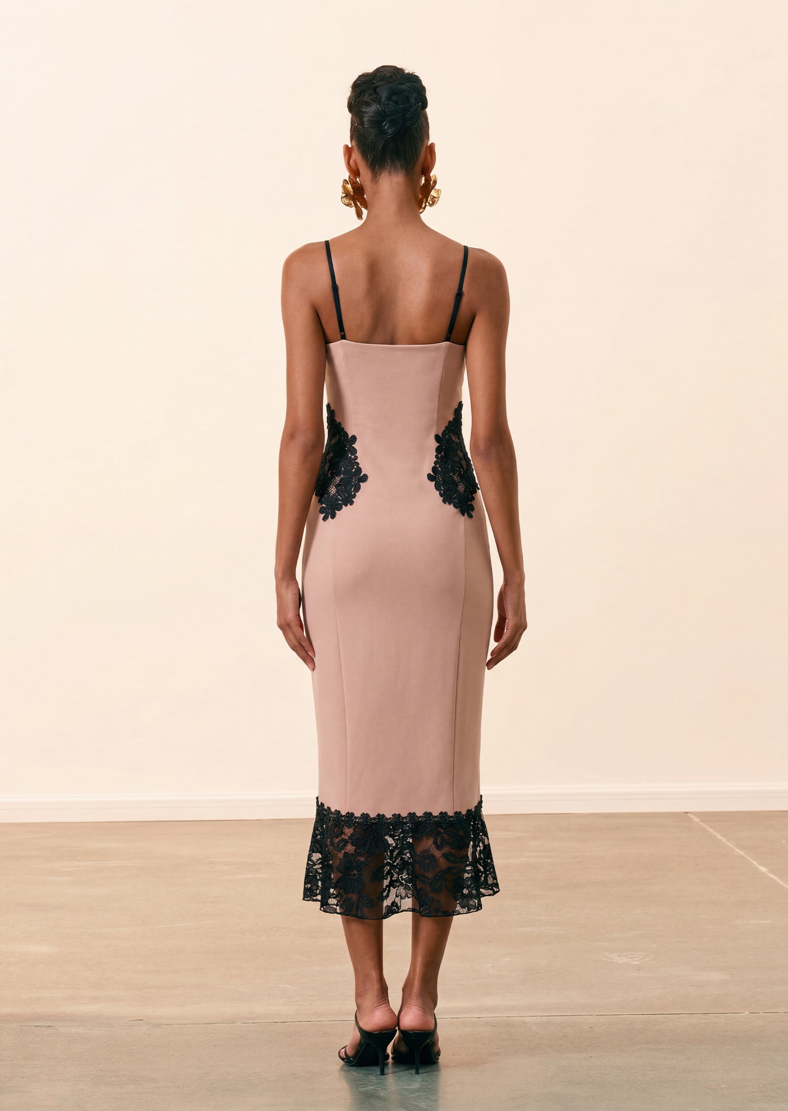 Midikleid in A-Linie mit Blumenmuster und Laternenärmeln