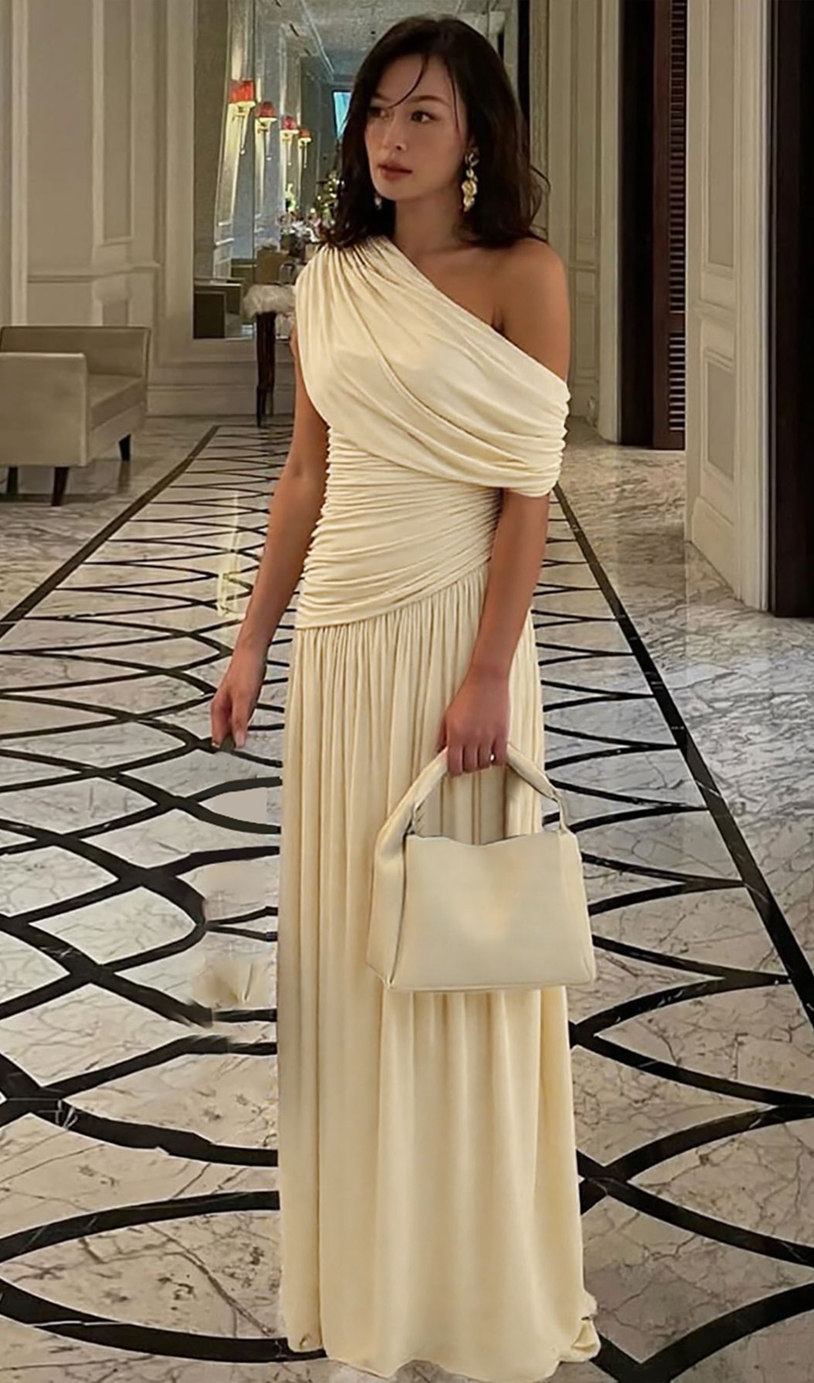 Midikleid in A-Linie mit Blumenmuster und Laternenärmeln