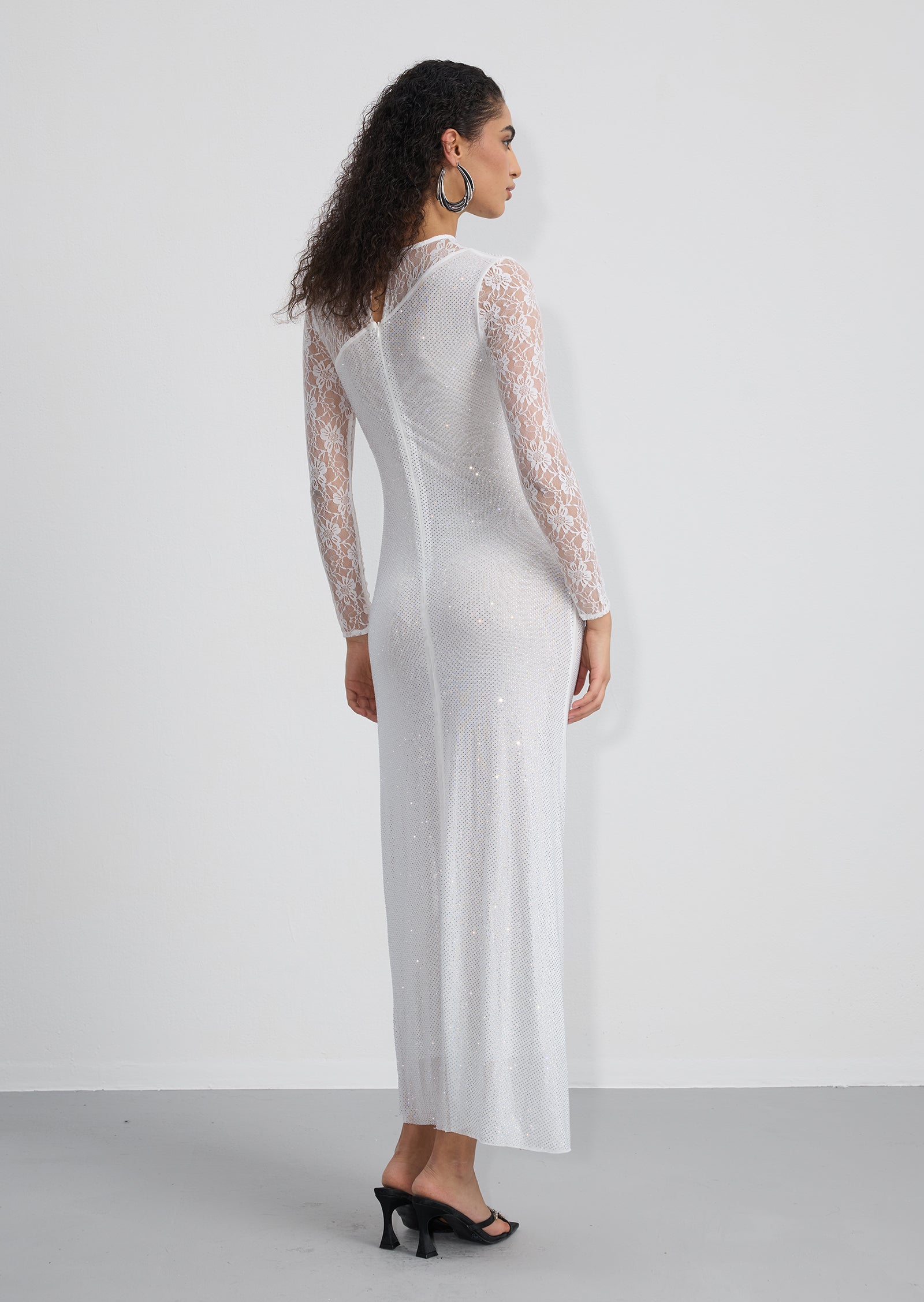 فستان قصير بقميص مزين بدانتيل صناعي 