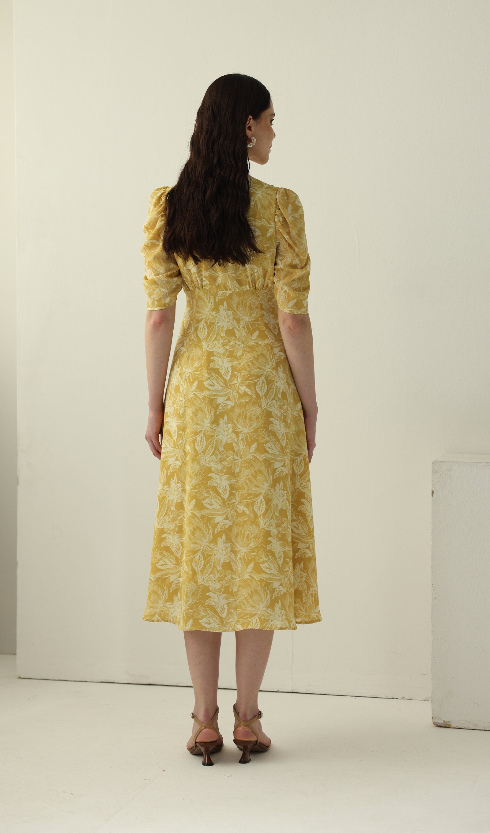 Midikleid in A-Linie mit Blumenmuster und Laternenärmeln