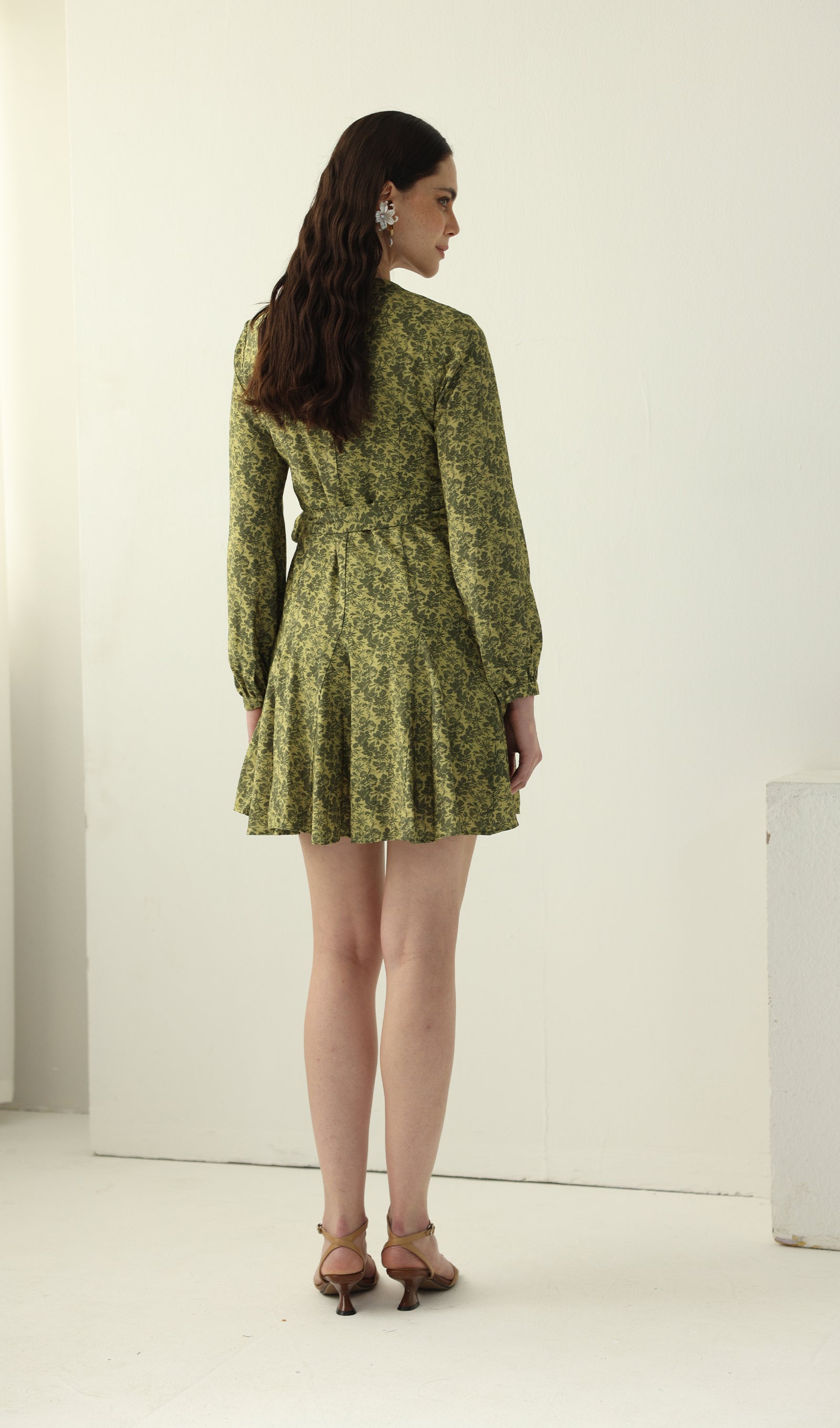 Midikleid in A-Linie mit Blumenmuster und Laternenärmeln