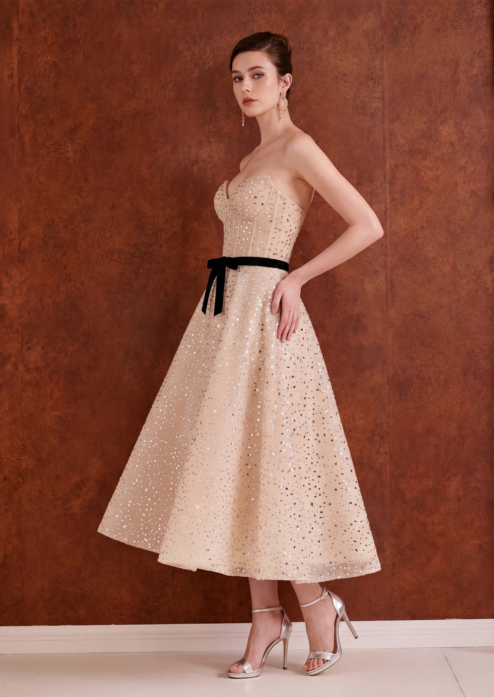Midikleid in A-Linie mit Blumenmuster und Laternenärmeln